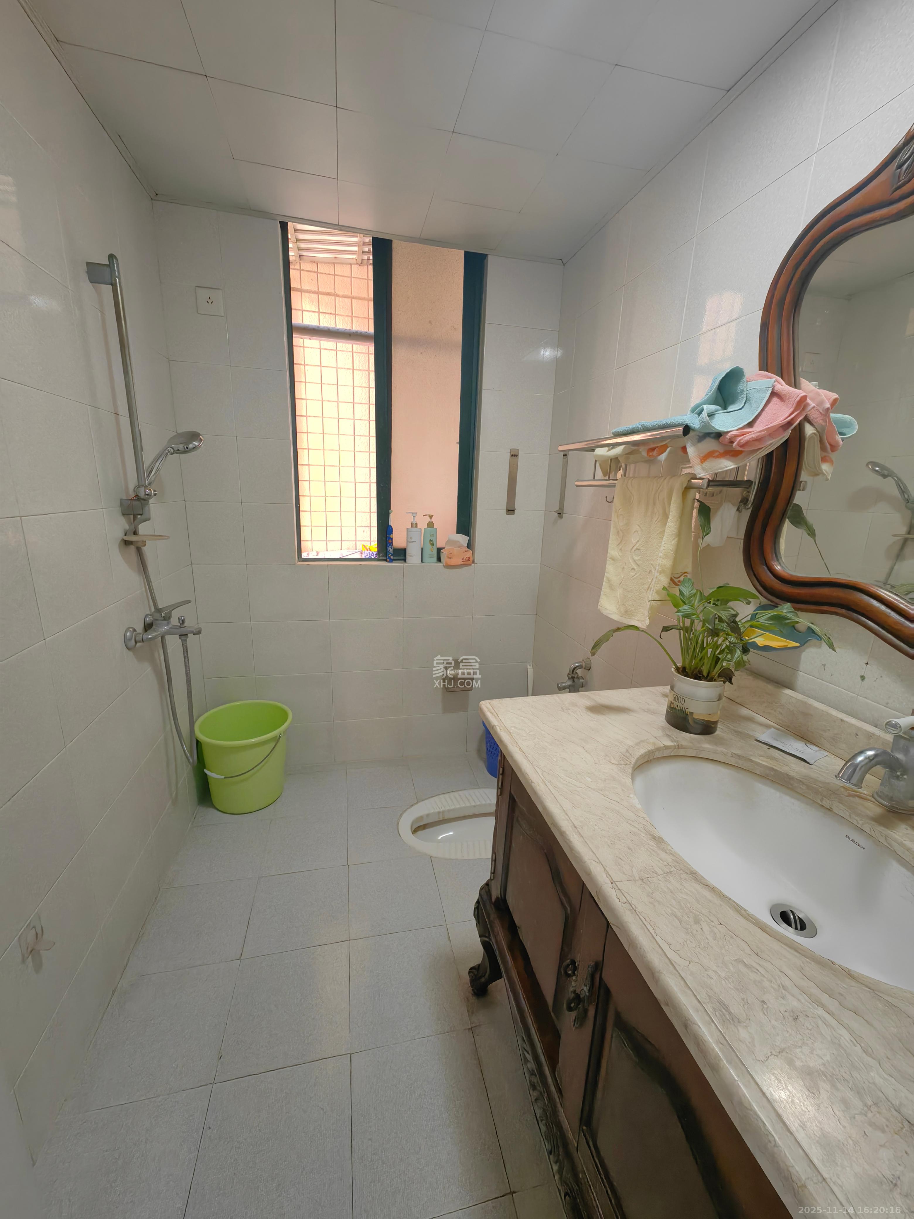 三角花园星城  3室2厅2卫    3500.0元/月室内图