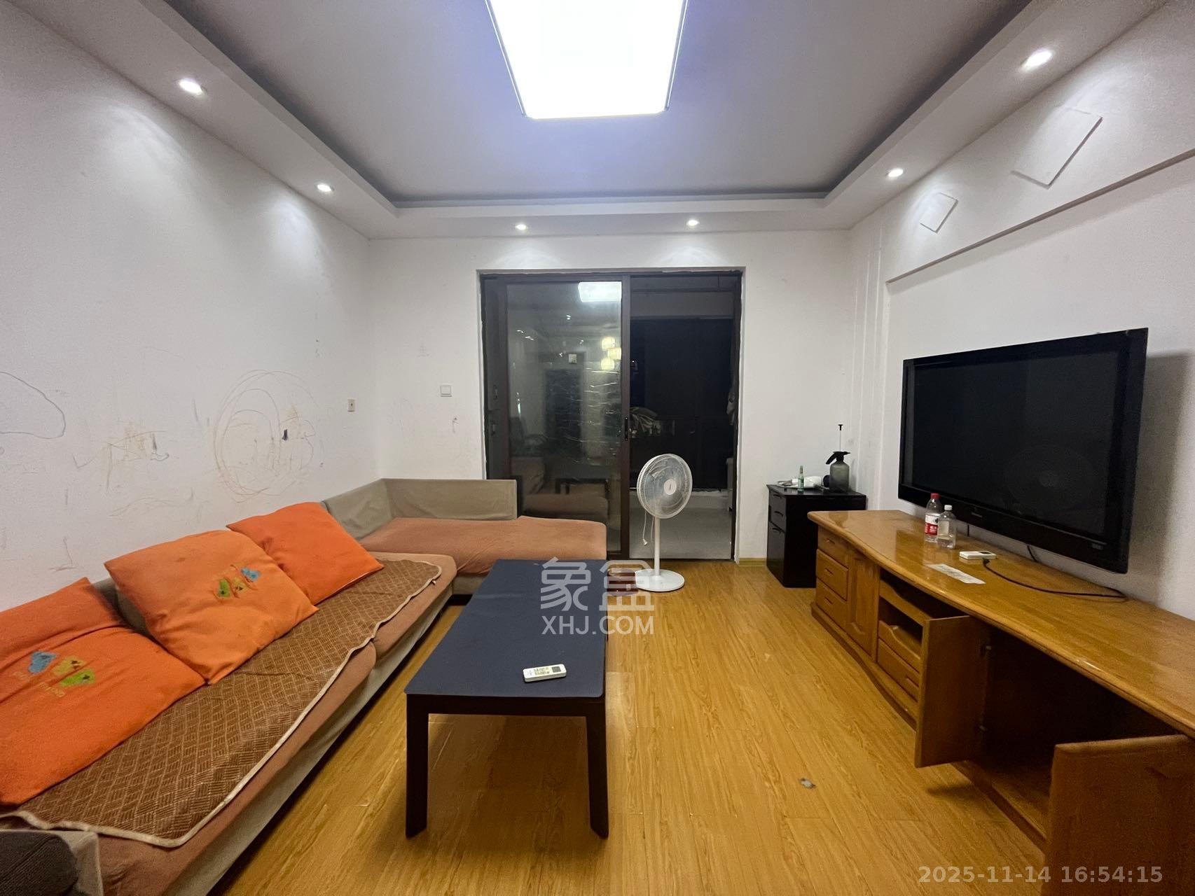 金色溪泉湾  2室1厅1卫    2200.0元/月室内图