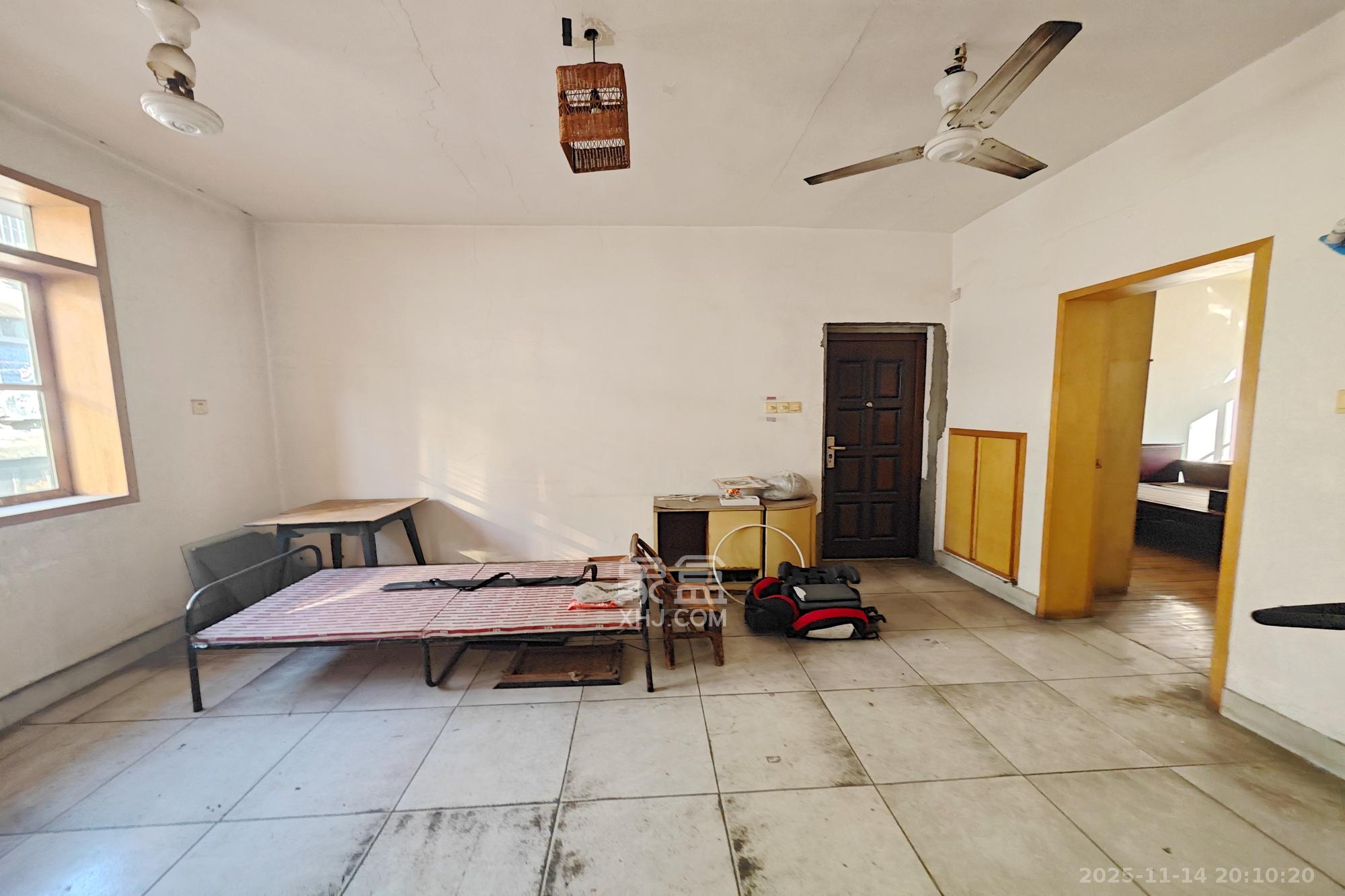 王公塘社区 2室1厅1卫 40.0万 王公塘社区 2室1厅1卫 40.0万客厅