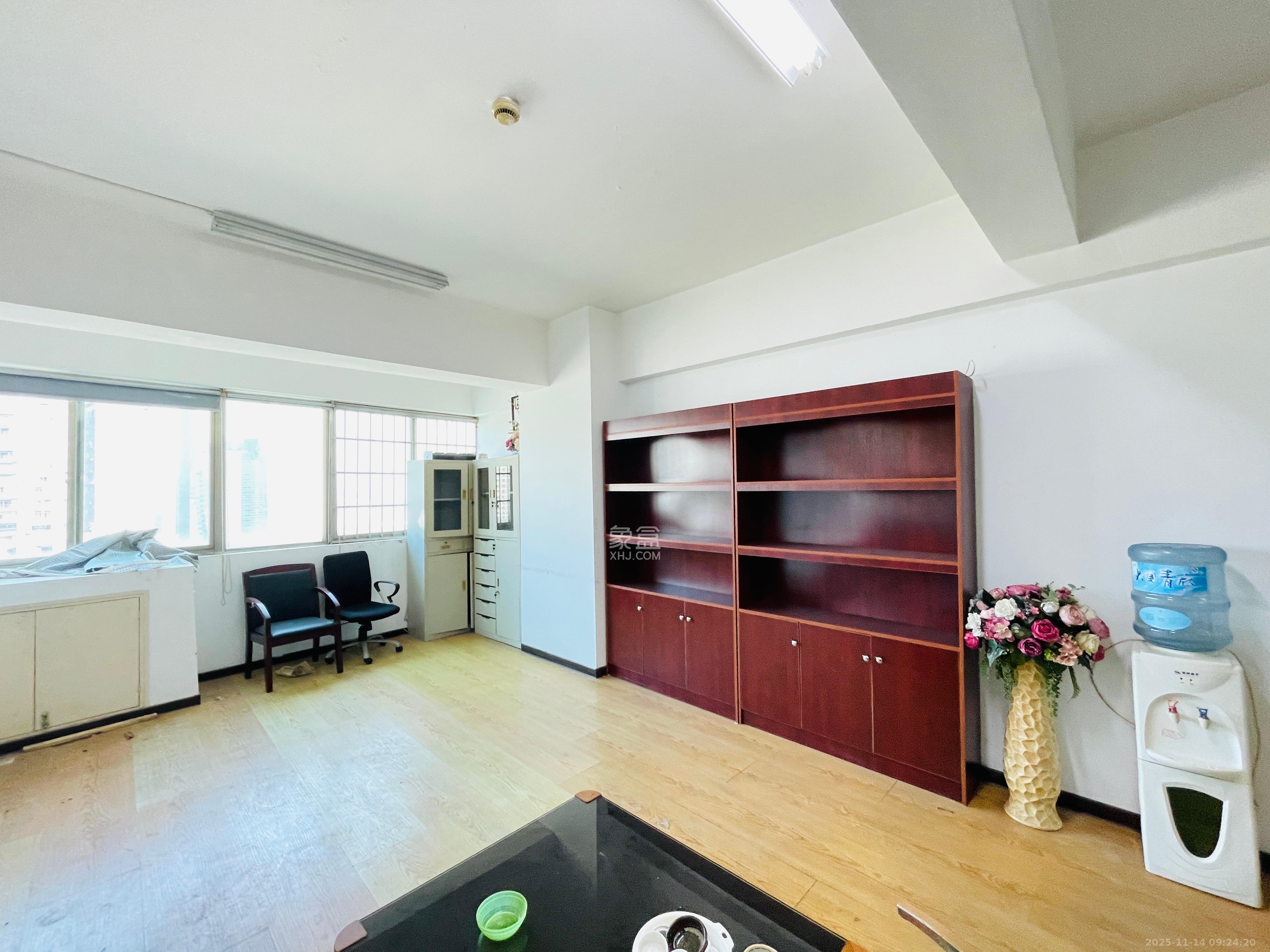 上城星座  1室0厅1卫    1200.0元/月室内图