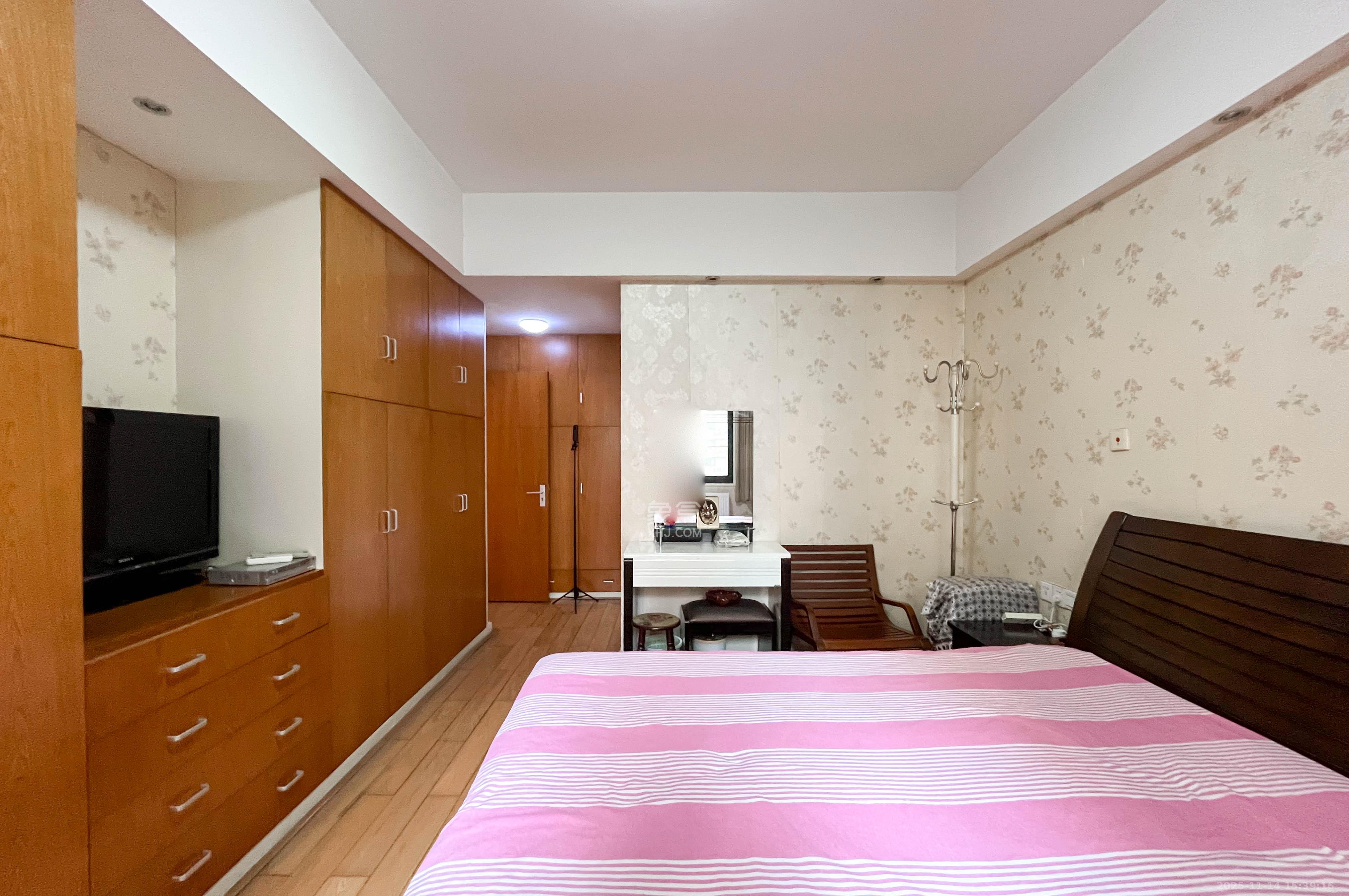 沁园春御院 3室2厅2卫 132.0万 沁园春御院 3室2厅2卫 132.0万其他