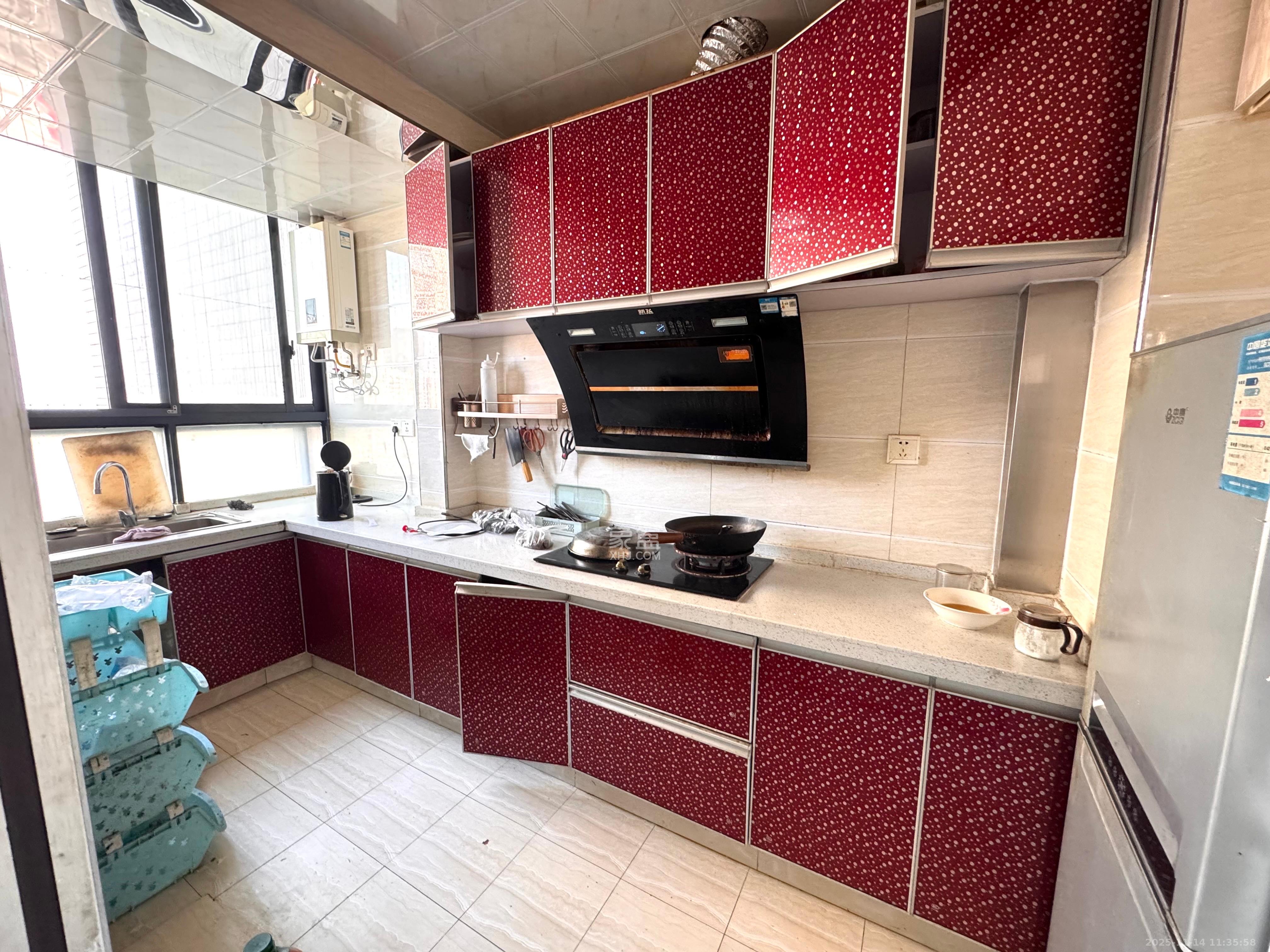 蓝山郡 3室2厅1卫 2100.0元/月 蓝山郡 3室2厅1卫 2100.0元/月室内图