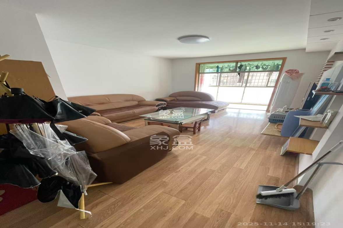 麓谷加州阳光 1室1厅1卫 650.0元/月 麓谷加州阳光 1室1厅1卫 650.0元/月室内图