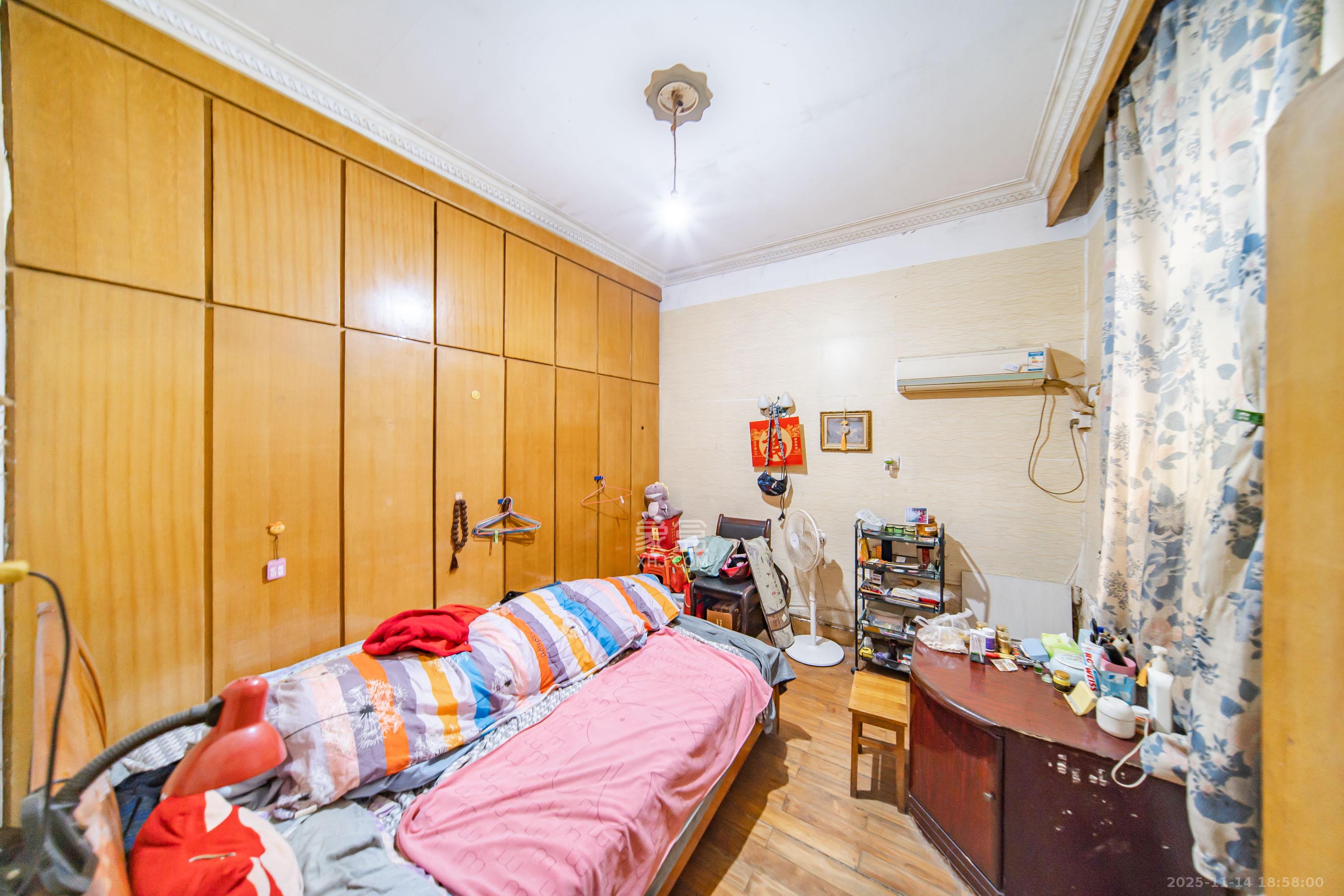 湘雅医院职工宿舍南院 3室1厅1卫 72.0万 湘雅医院职工宿舍南院 3室1厅1卫 72.0万卧室