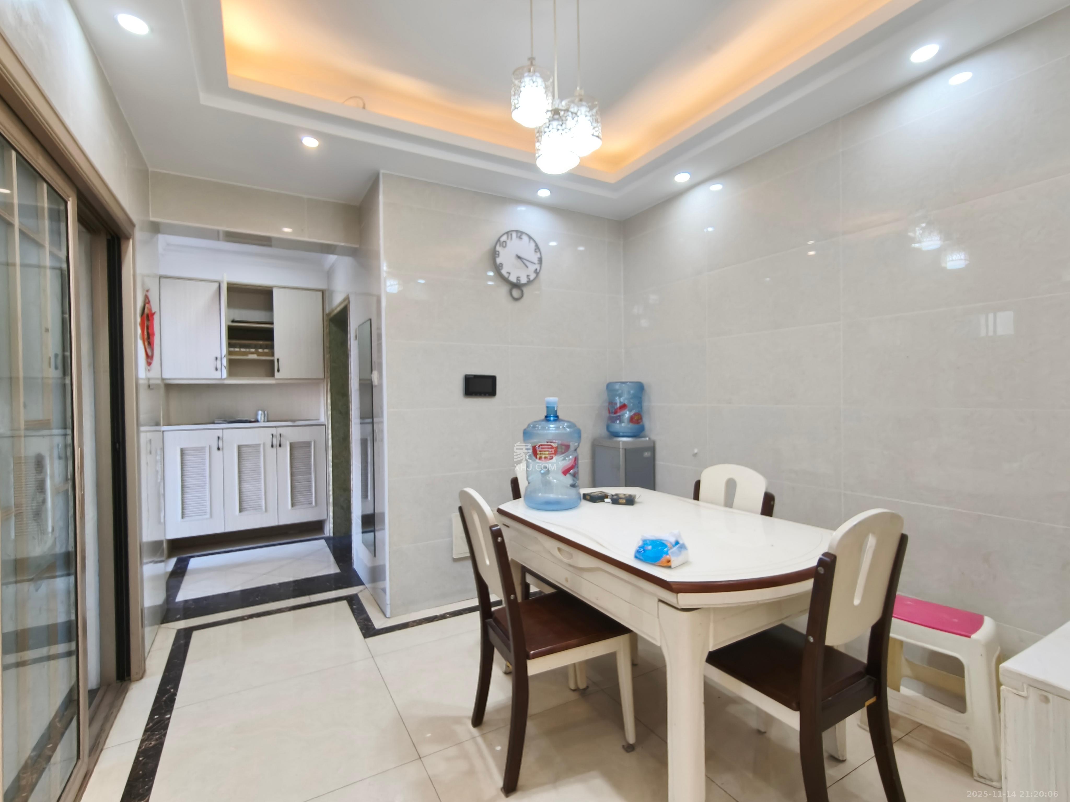 辉煌国际城二期 3室2厅2卫 2800.0元/月 辉煌国际城二期 3室2厅2卫 2800.0元/月室内图