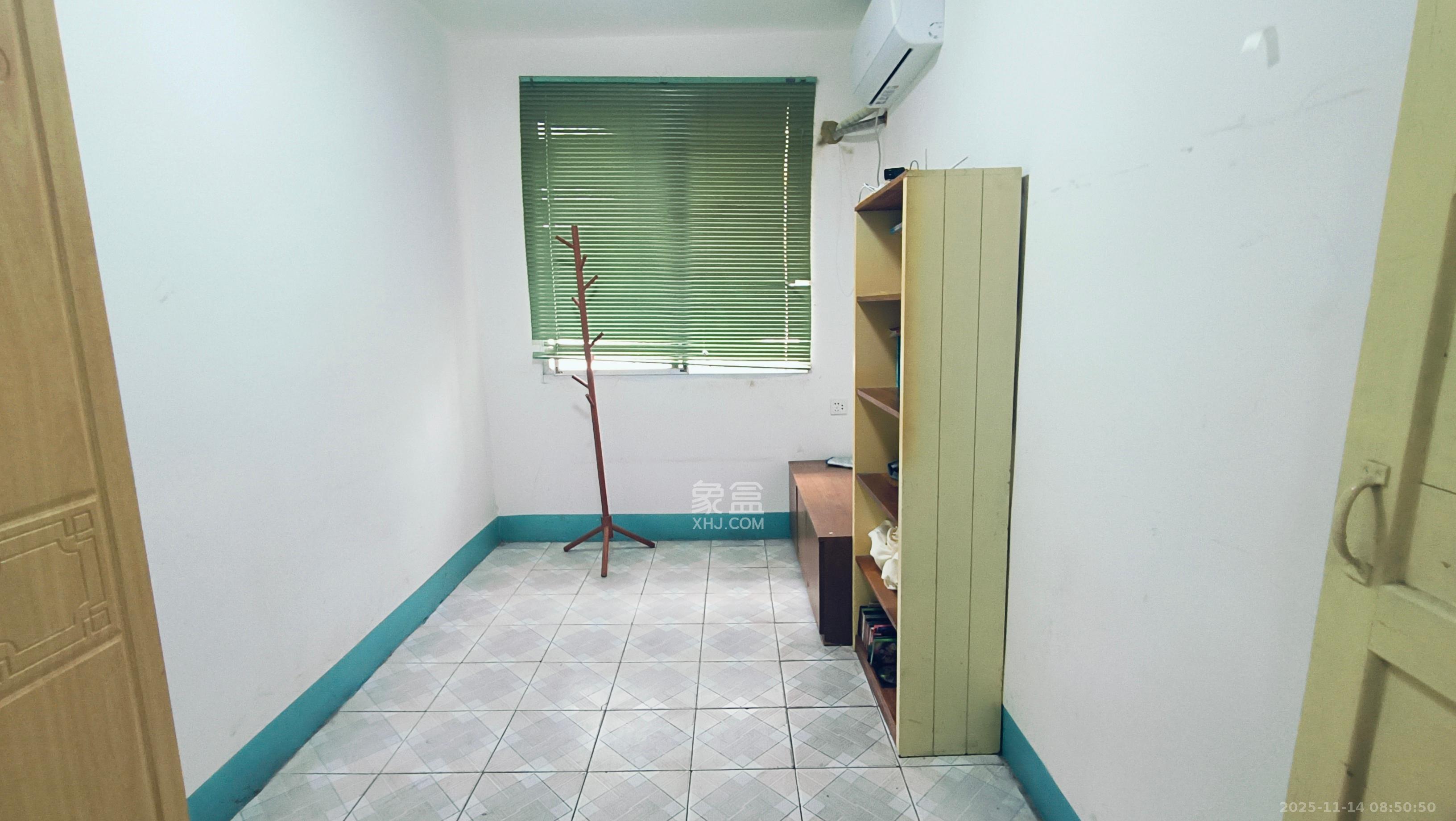 红旗区五片 2室1厅1卫 1300.0元/月 红旗区五片 2室1厅1卫 1300.0元/月室内图