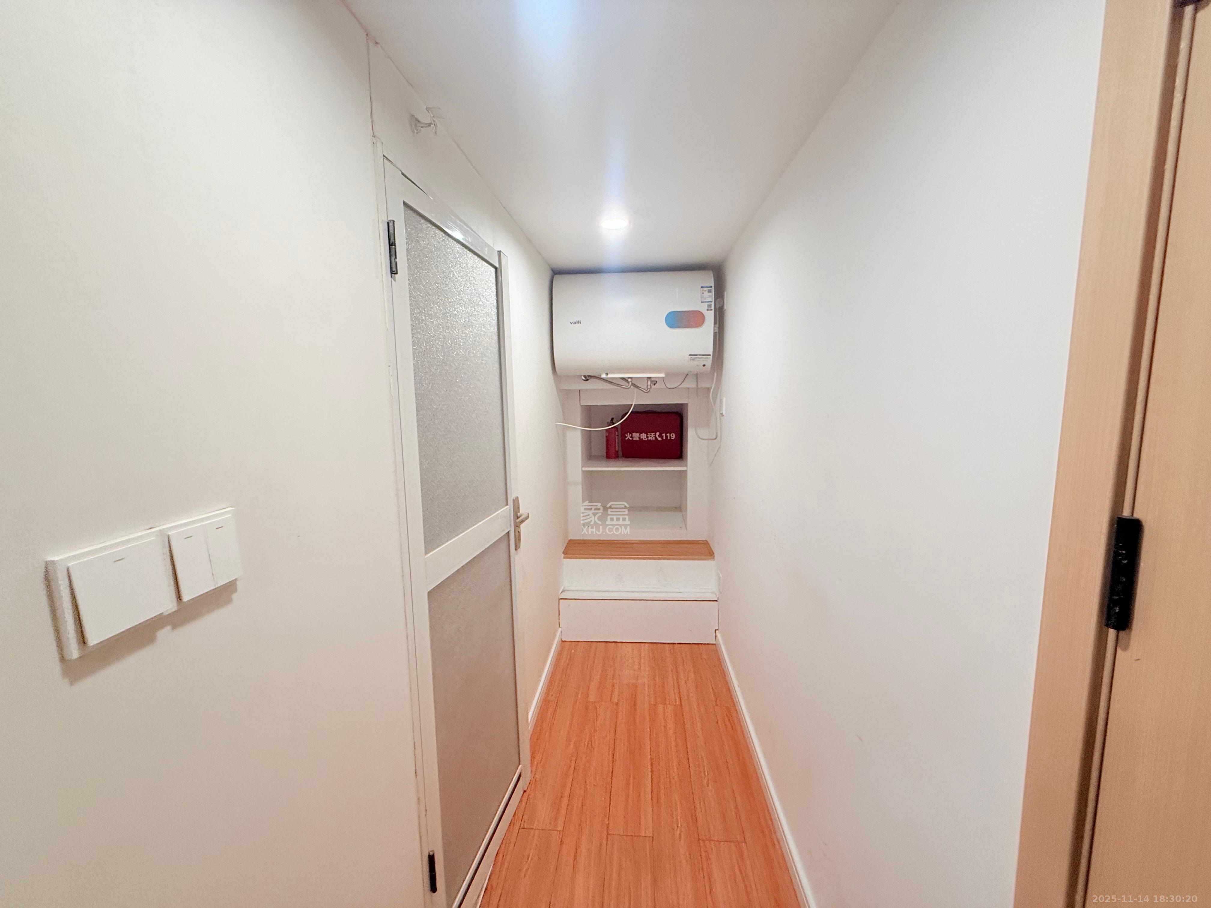 卓越江岸 1室1厅1卫 1400.0元/月 卓越江岸 1室1厅1卫 1400.0元/月室内图