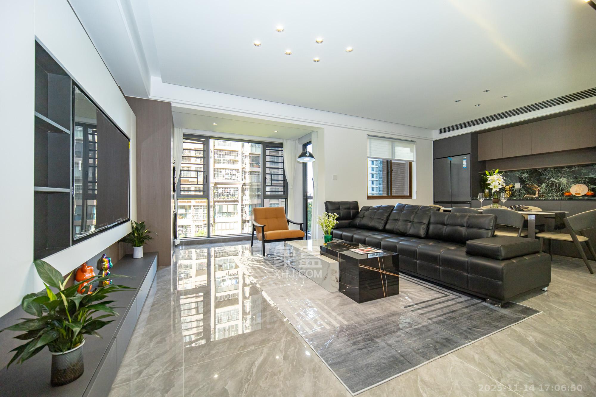 湖湾世景 5室2厅2卫 96.8万 湖湾世景 5室2厅2卫 96.8万客厅