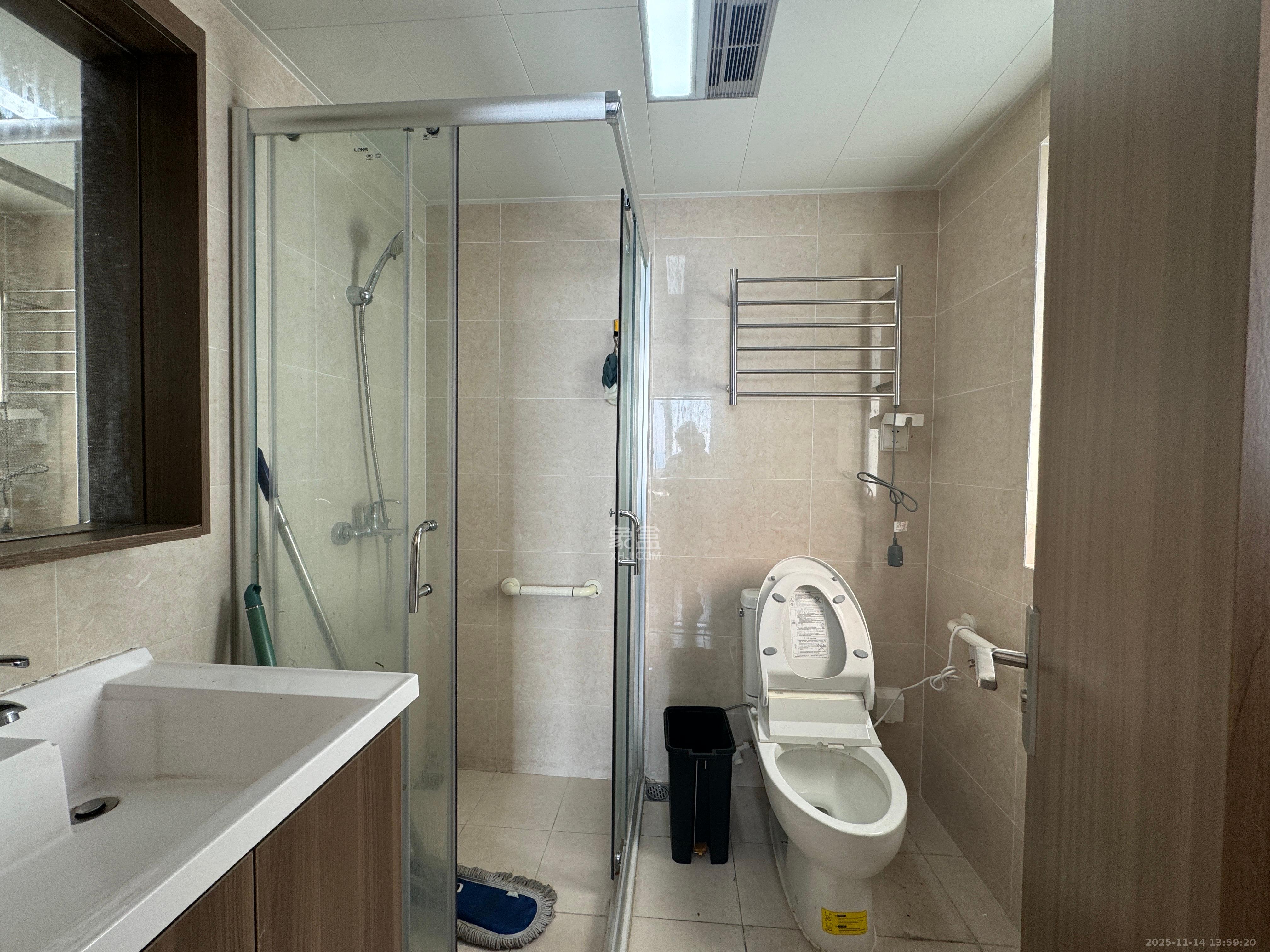 保利香槟国际 3室2厅2卫 2000.0元/月 保利香槟国际 3室2厅2卫 2000.0元/月室内图