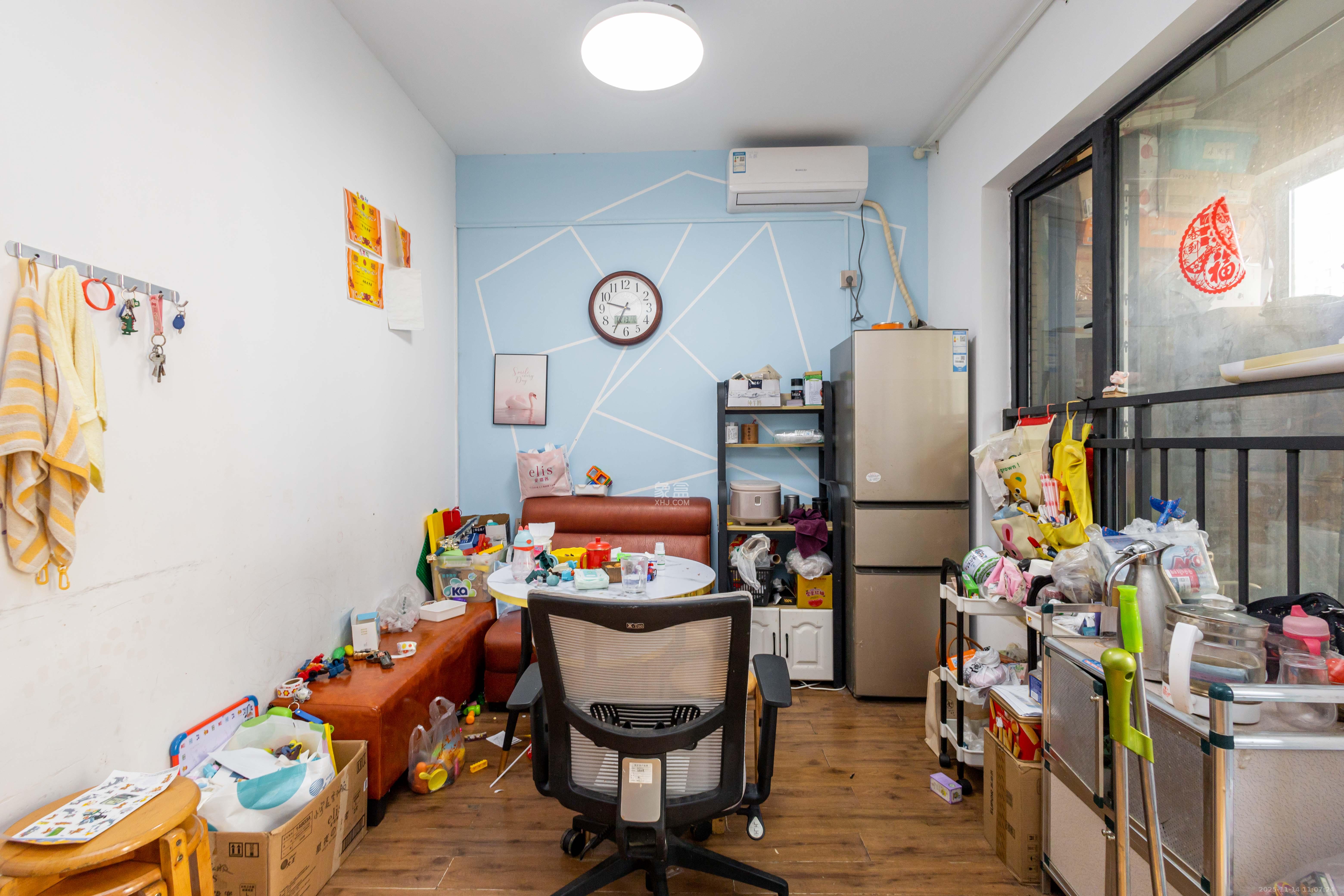 辉煌国际城一期 4室2厅2卫 120.0万 辉煌国际城一期 4室2厅2卫 120.0万客厅