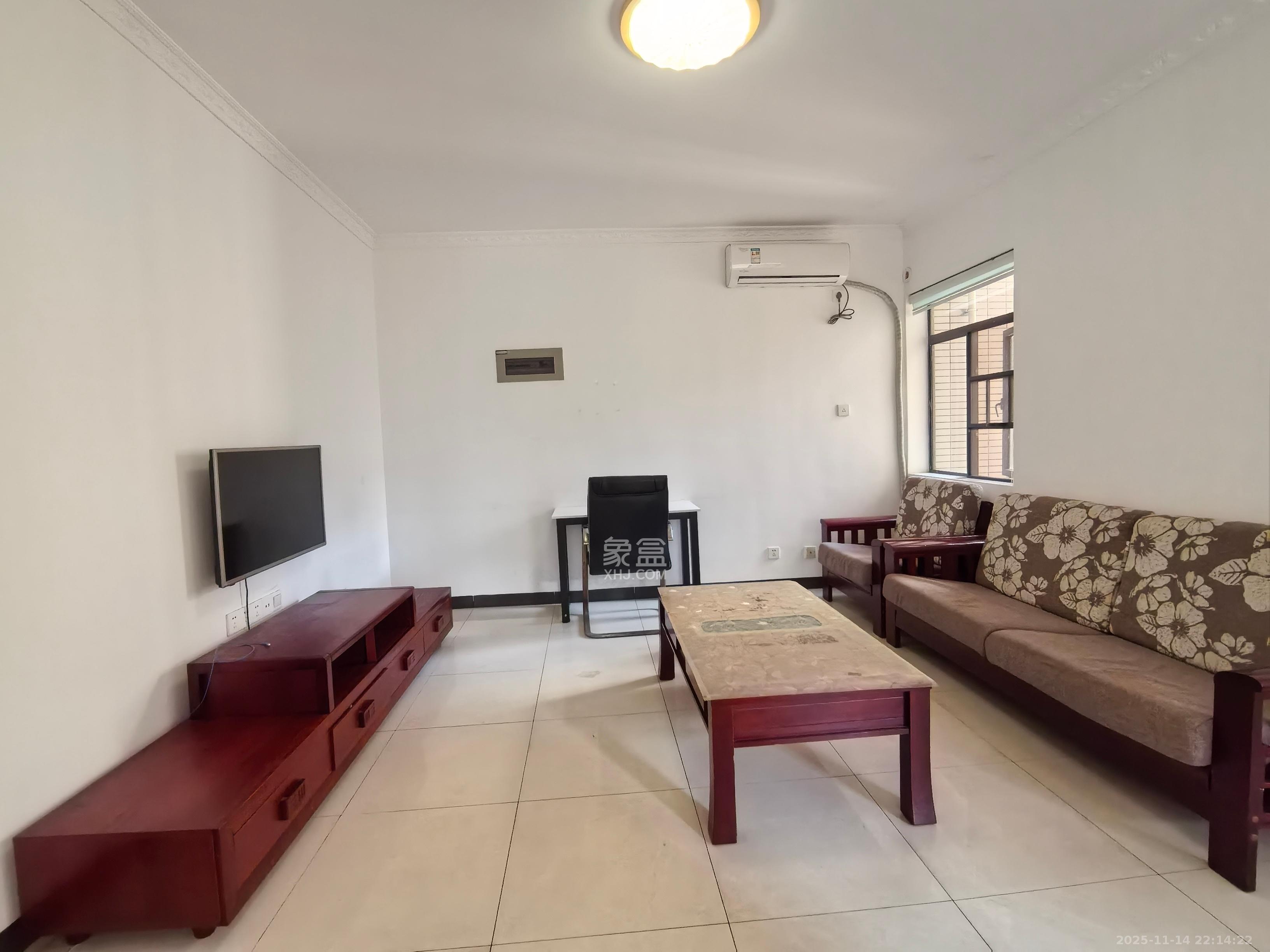 茶山馨苑 2室2厅1卫 2400.0元/月 茶山馨苑 2室2厅1卫 2400.0元/月室内图