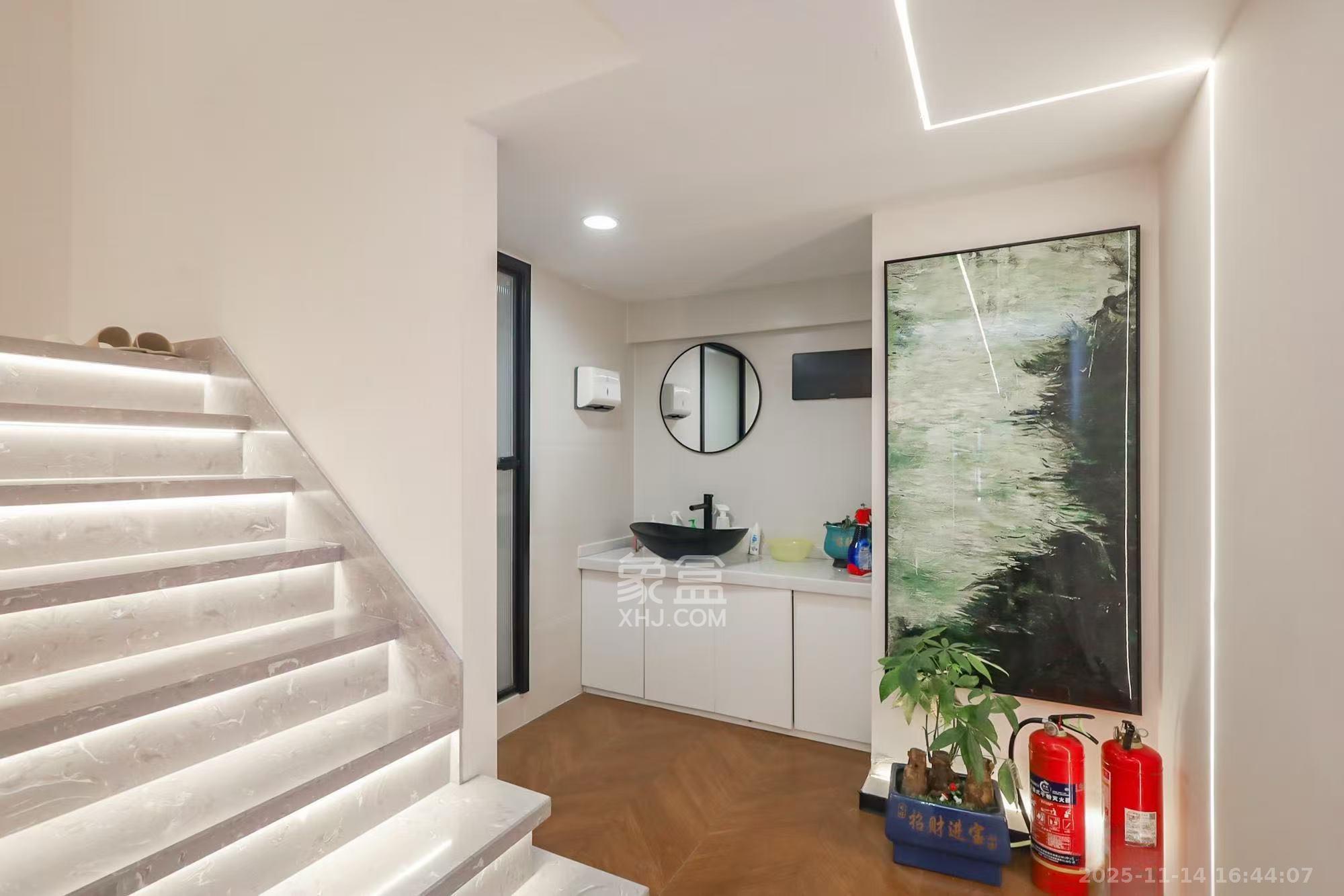 保利天禧C区   76.48㎡      7500.0元/月室内图