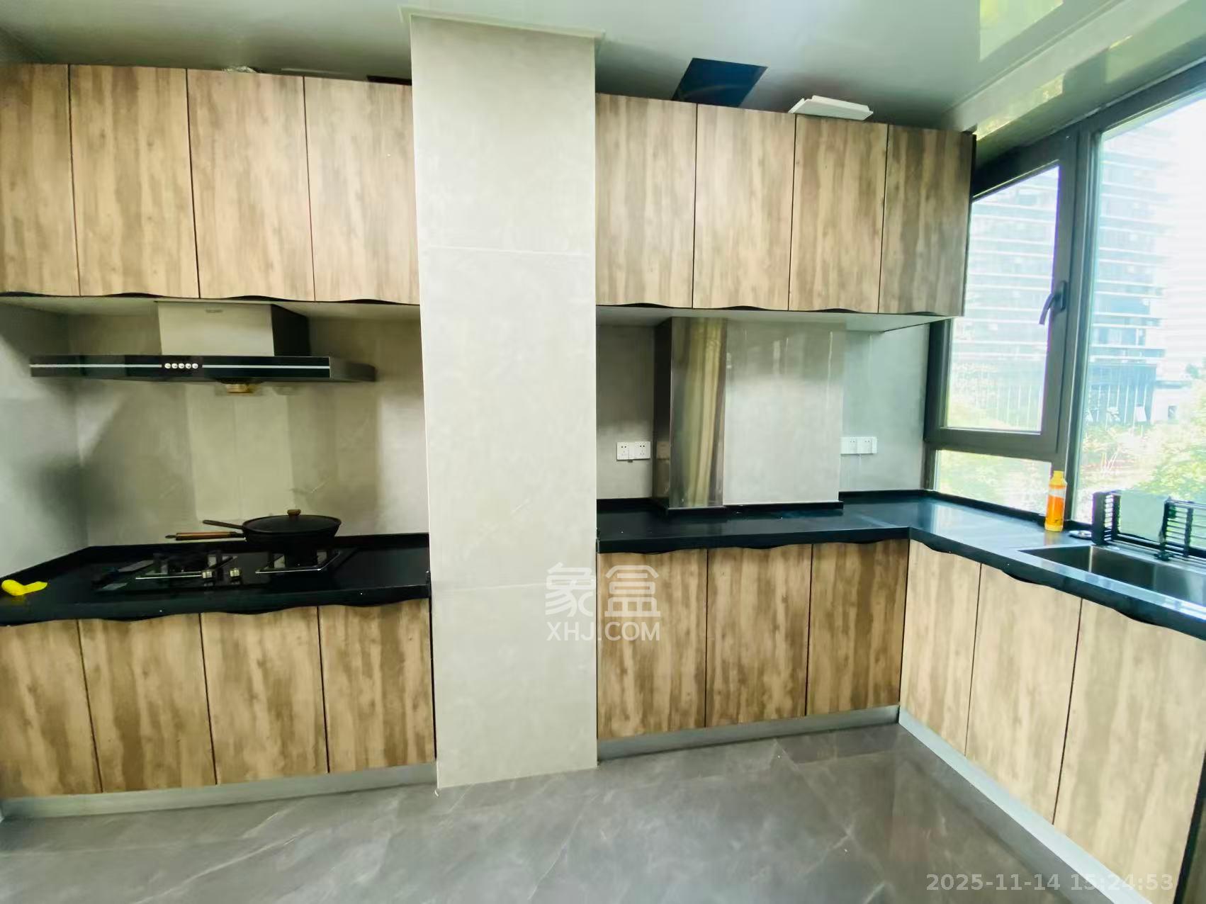 远洋外滩壹号  4室2厅2卫    7500.0元/月室内图