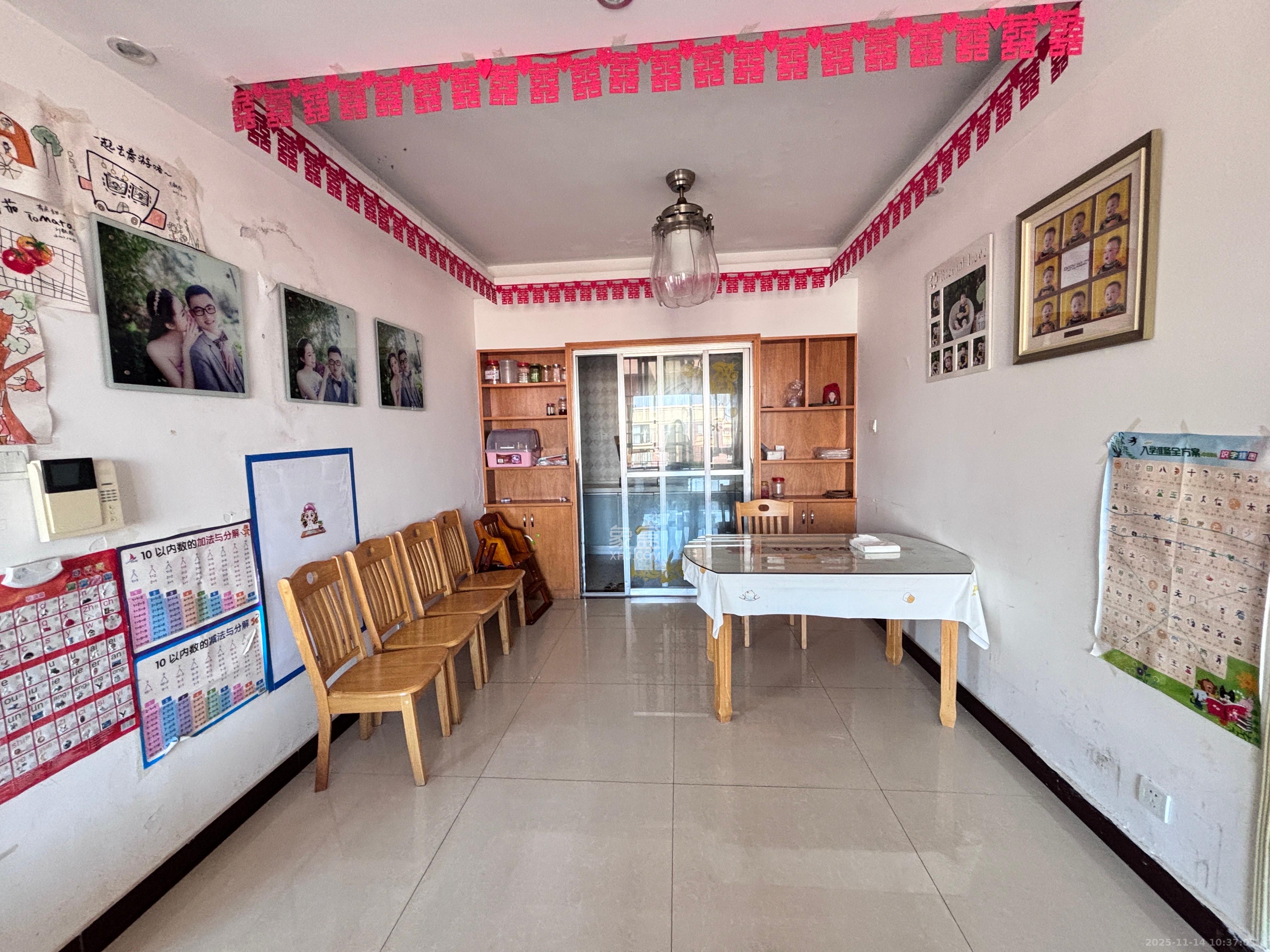 新城国际花都  3室2厅1卫    1600.0元/月室内图