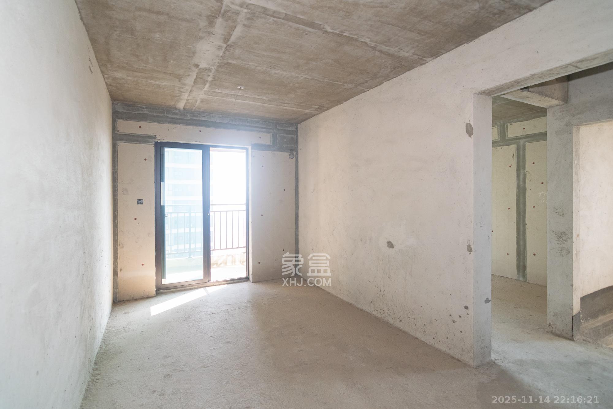 湾田望江府 4室2厅2卫 60.0万 湾田望江府 4室2厅2卫 60.0万卧室