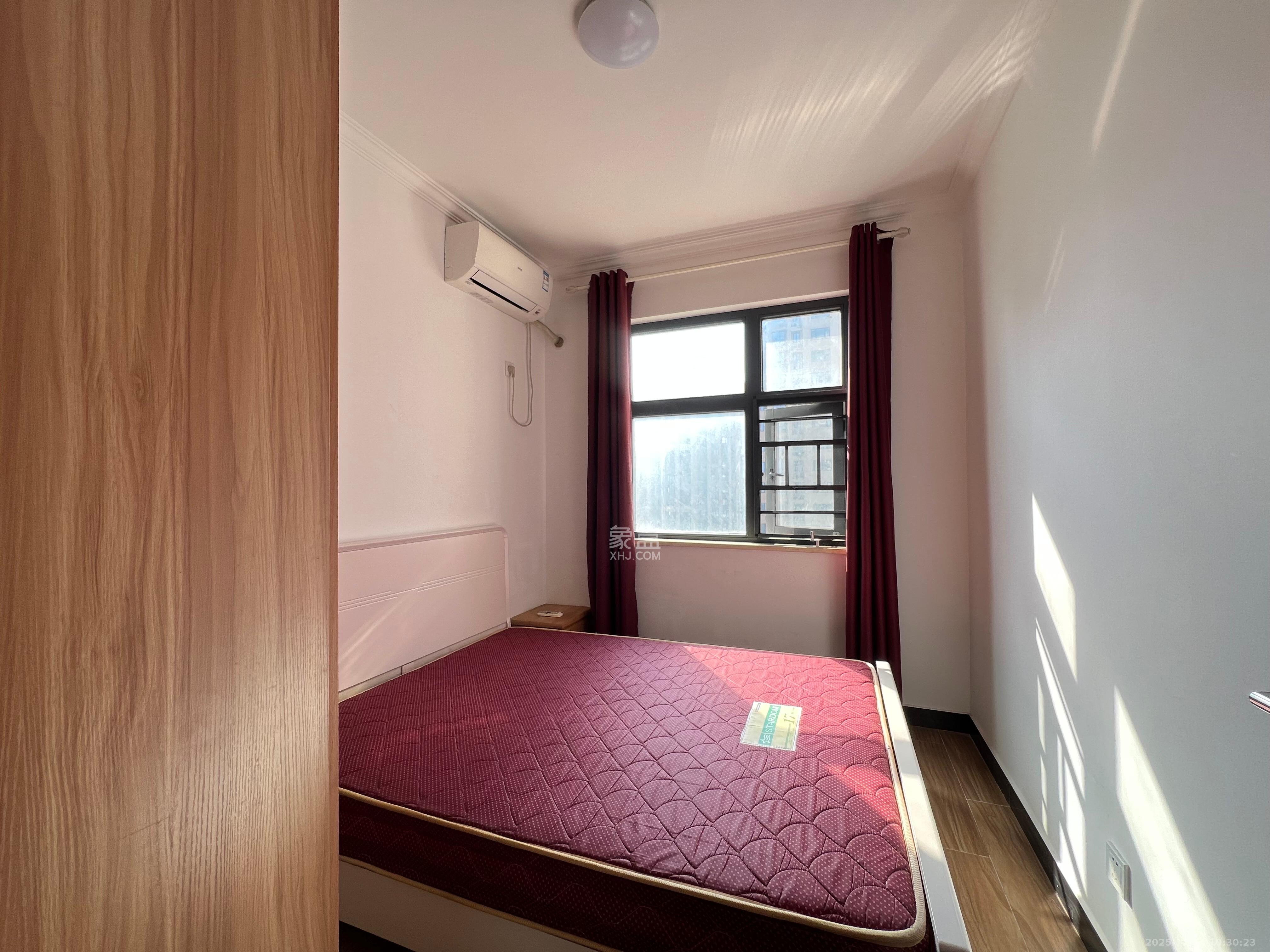 岳华新苑  2室2厅1卫    2000.0元/月室内图