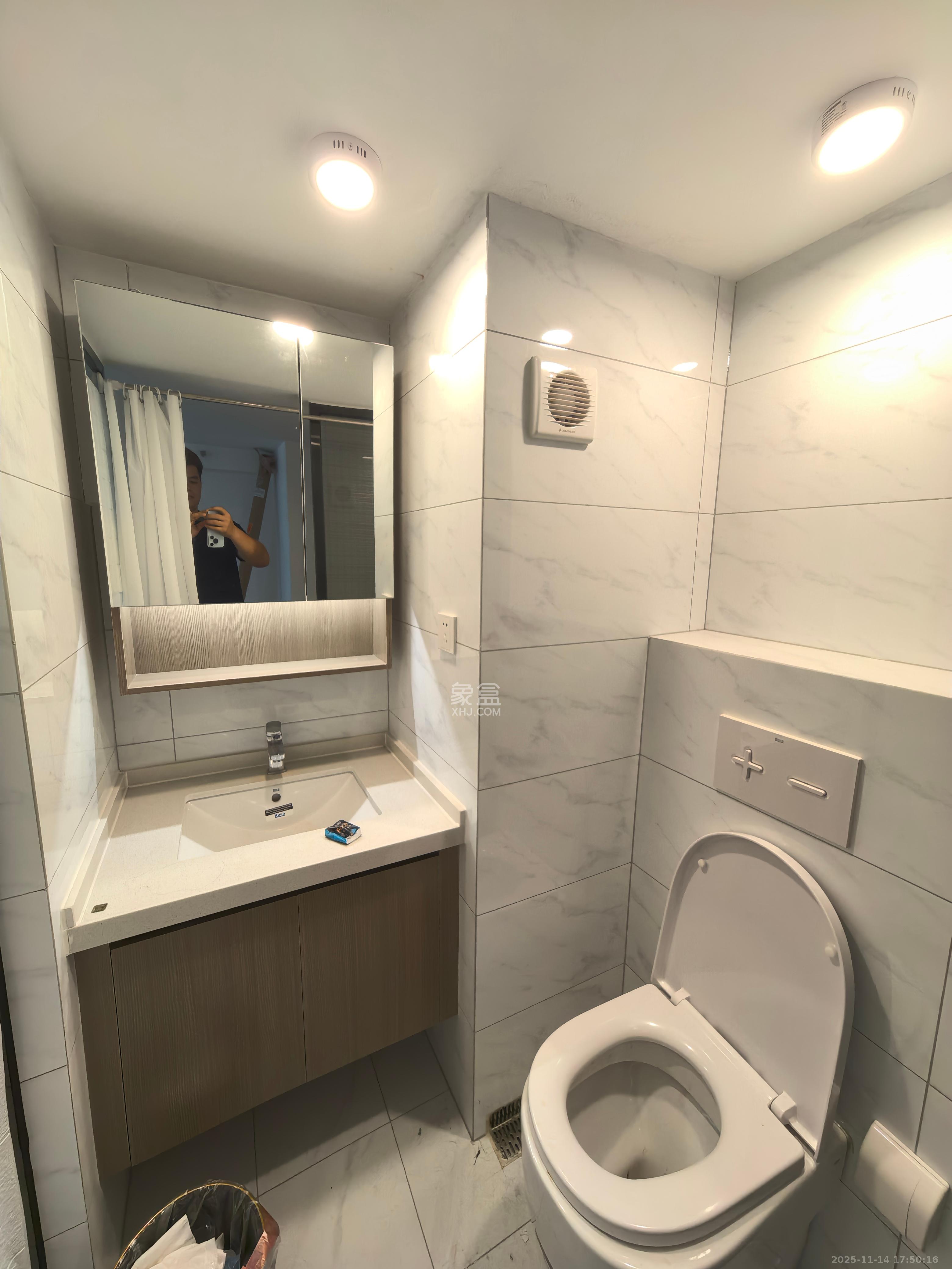 藏珑湖上公馆  1室1厅1卫    2000.0元/月室内图