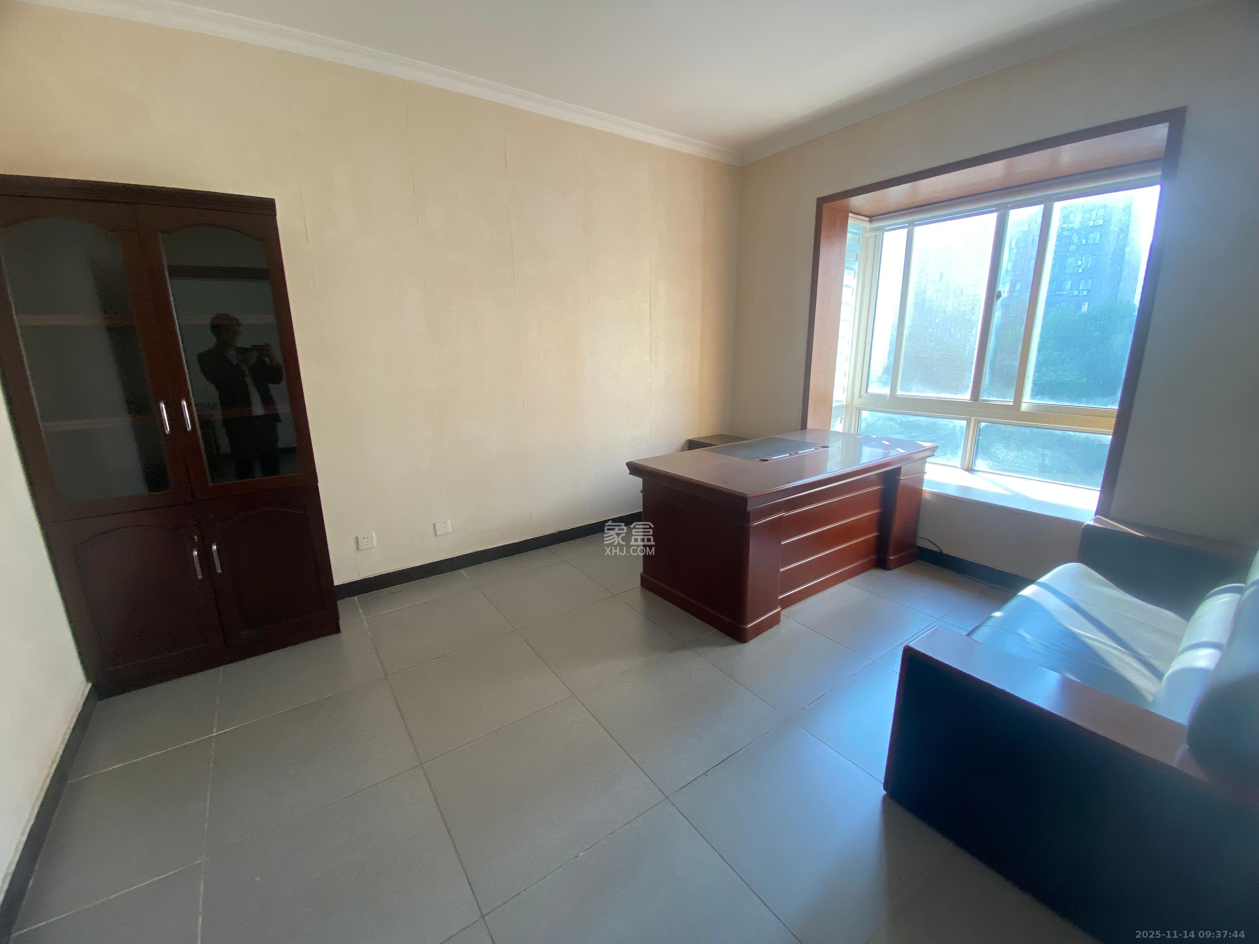 上林国际  4室1厅2卫    3200.0元/月室内图