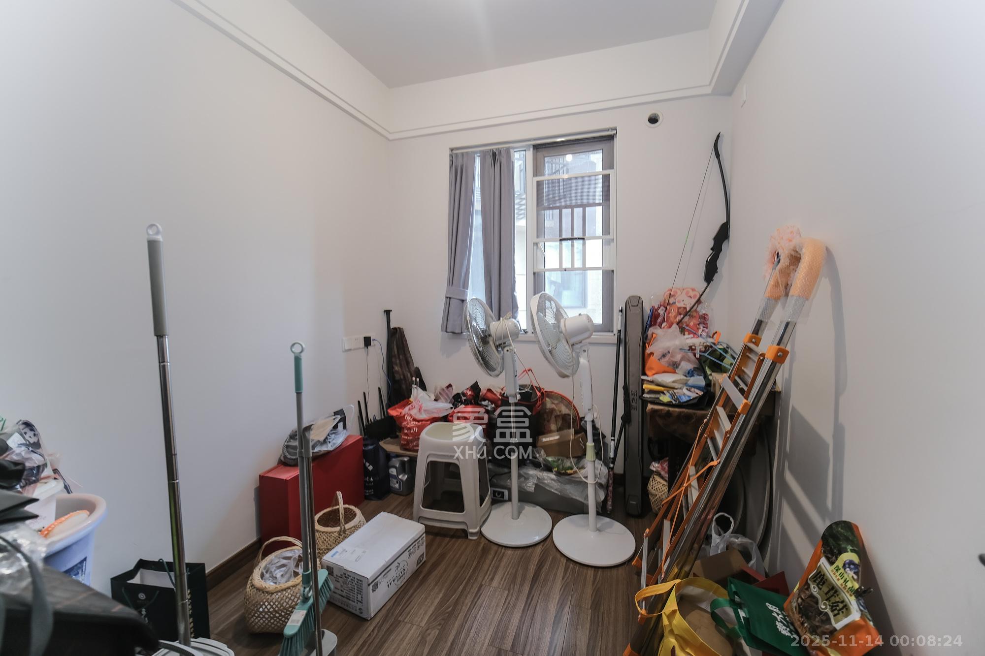 保利香槟国际 4室2厅2卫 93.8万 保利香槟国际 4室2厅2卫 93.8万卧室