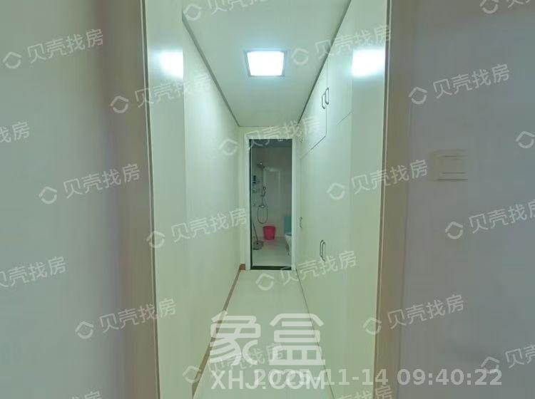 三一街区  1室3厅1卫    3000.0元/月室内图