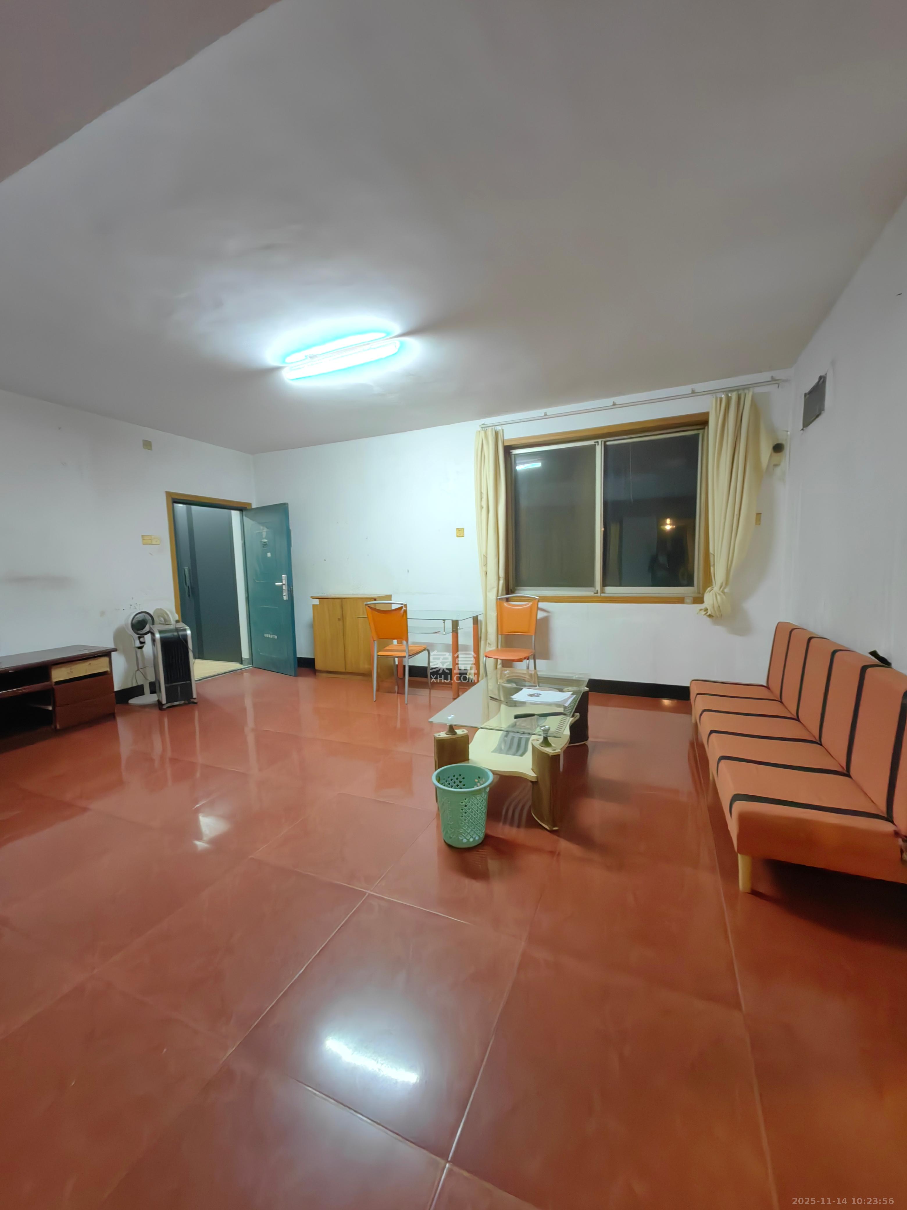 紫荆园社区新铁路宿舍(长铁下大垅) 3室1厅1卫 1500.0元/月 紫荆园社区新铁路宿舍(长铁下大垅) 3室1厅1卫 1500.0元/月室内图