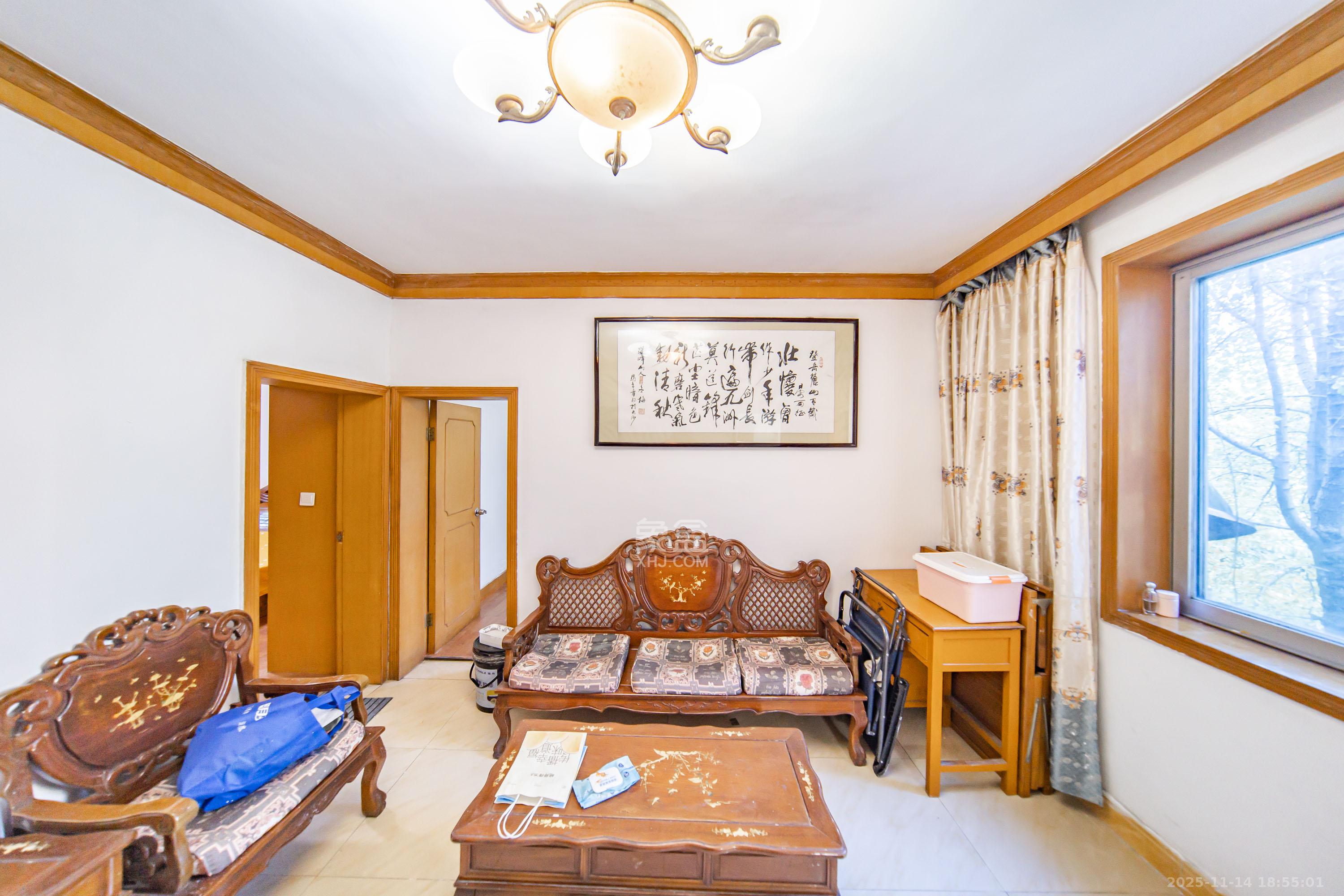 湘雅医学院(湘雅附一北院) 3室2厅1卫 65.0万 湘雅医学院(湘雅附一北院) 3室2厅1卫 65.0万客厅