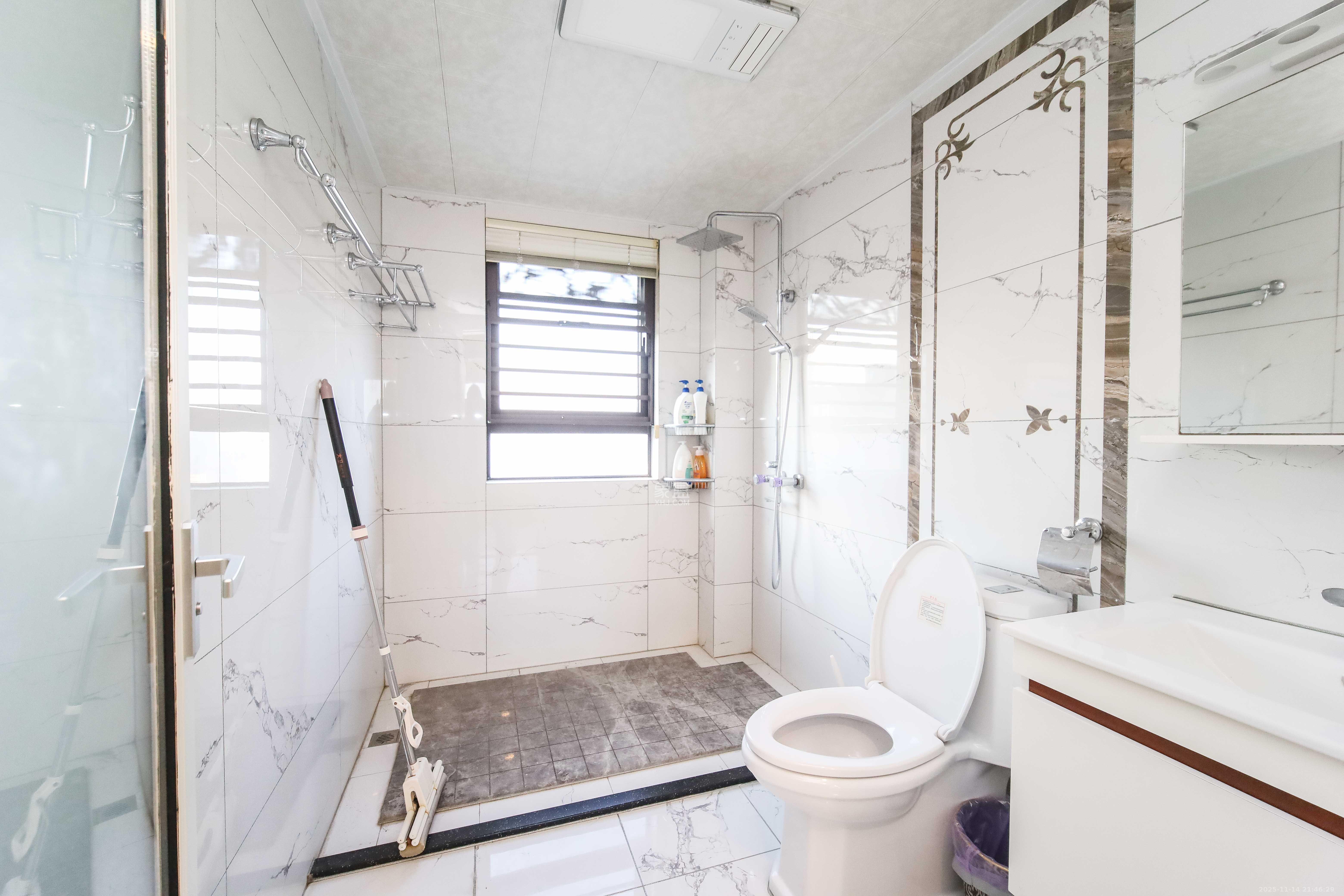 万科金域蓝湾 4室2厅2卫 550.0万 万科金域蓝湾 4室2厅2卫 550.0万卫生间