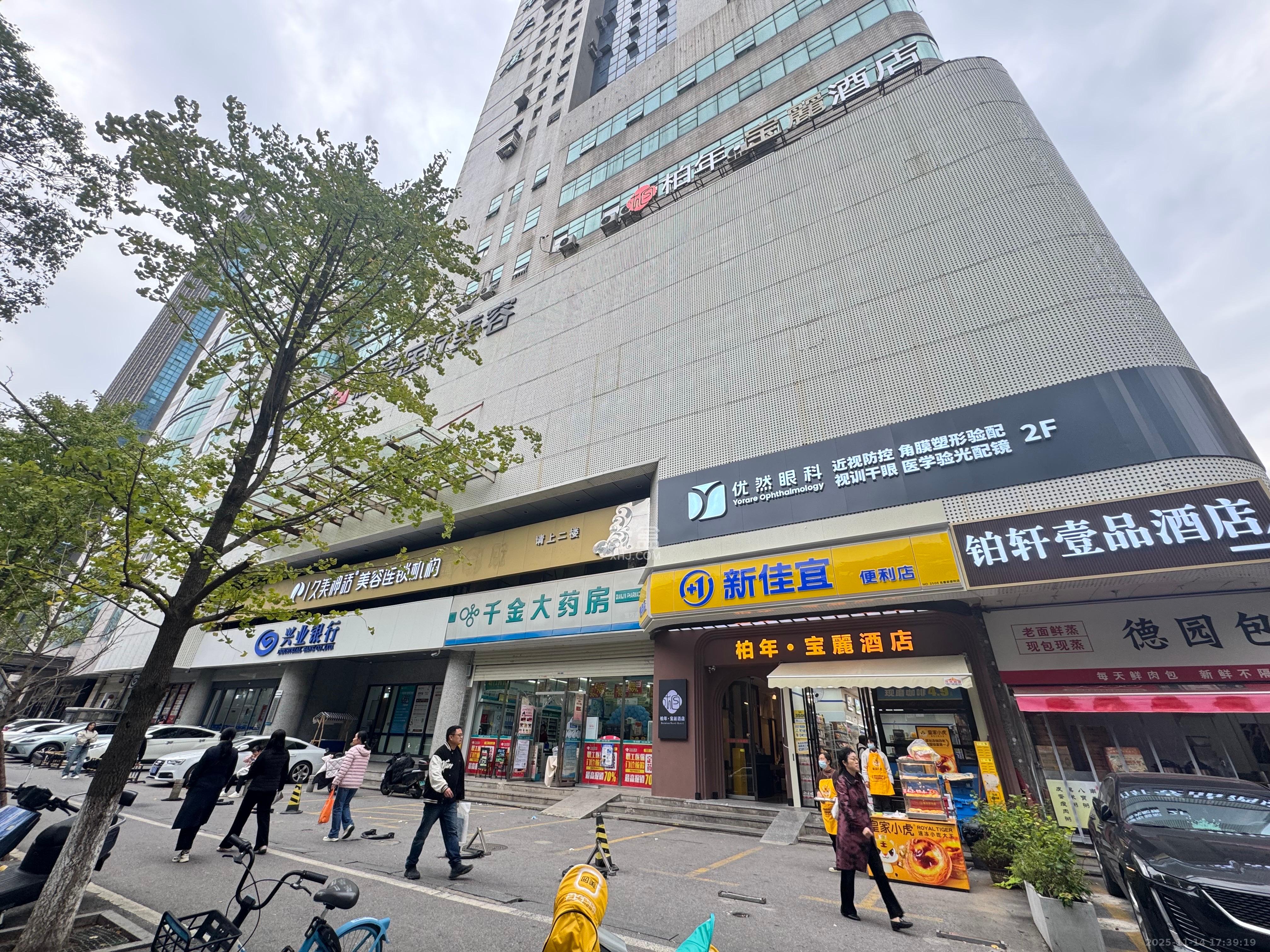 湘农大厦   1059.37㎡      92000.0元/月