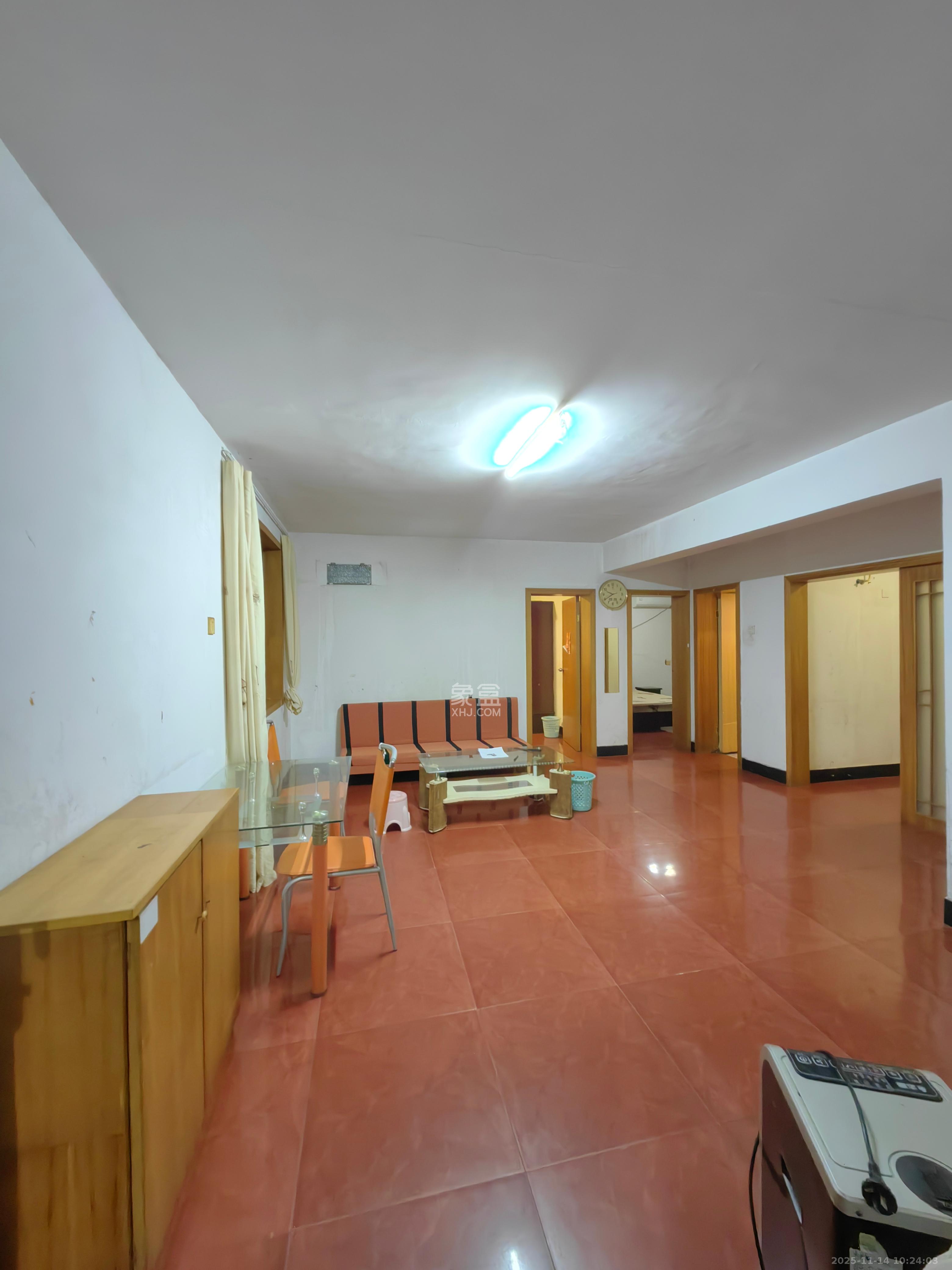 紫荆园社区新铁路宿舍(长铁下大垅) 3室1厅1卫 1500.0元/月 紫荆园社区新铁路宿舍(长铁下大垅) 3室1厅1卫 1500.0元/月室内图