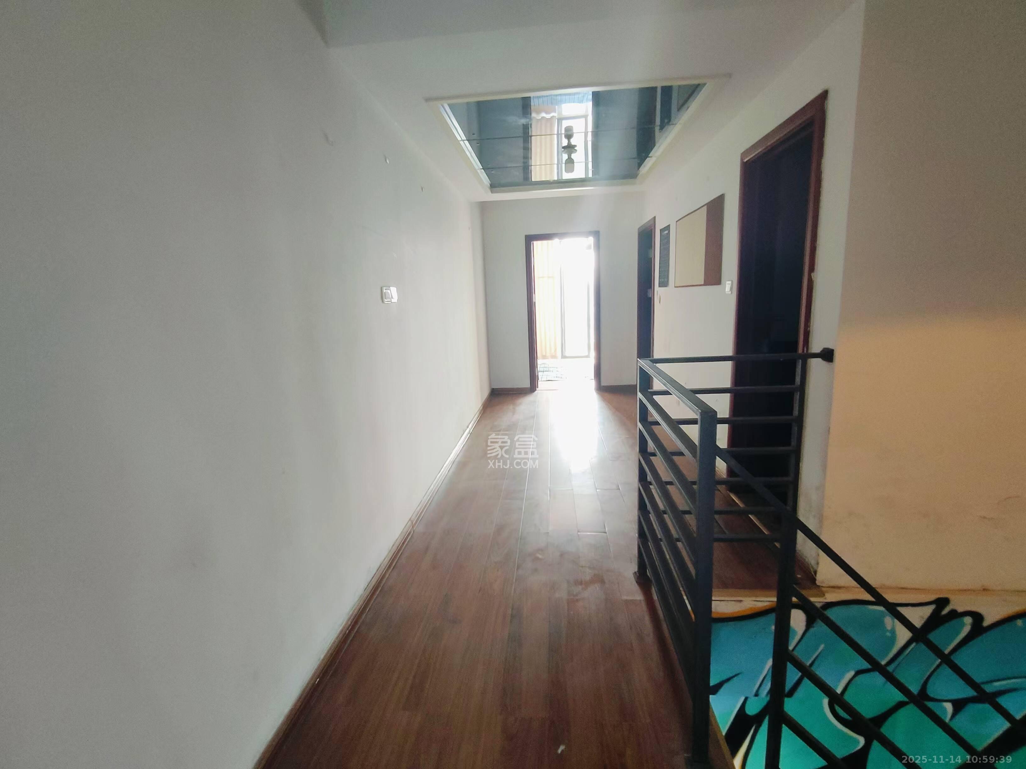 阳光100三期  3室2厅2卫    2100.0元/月室内图