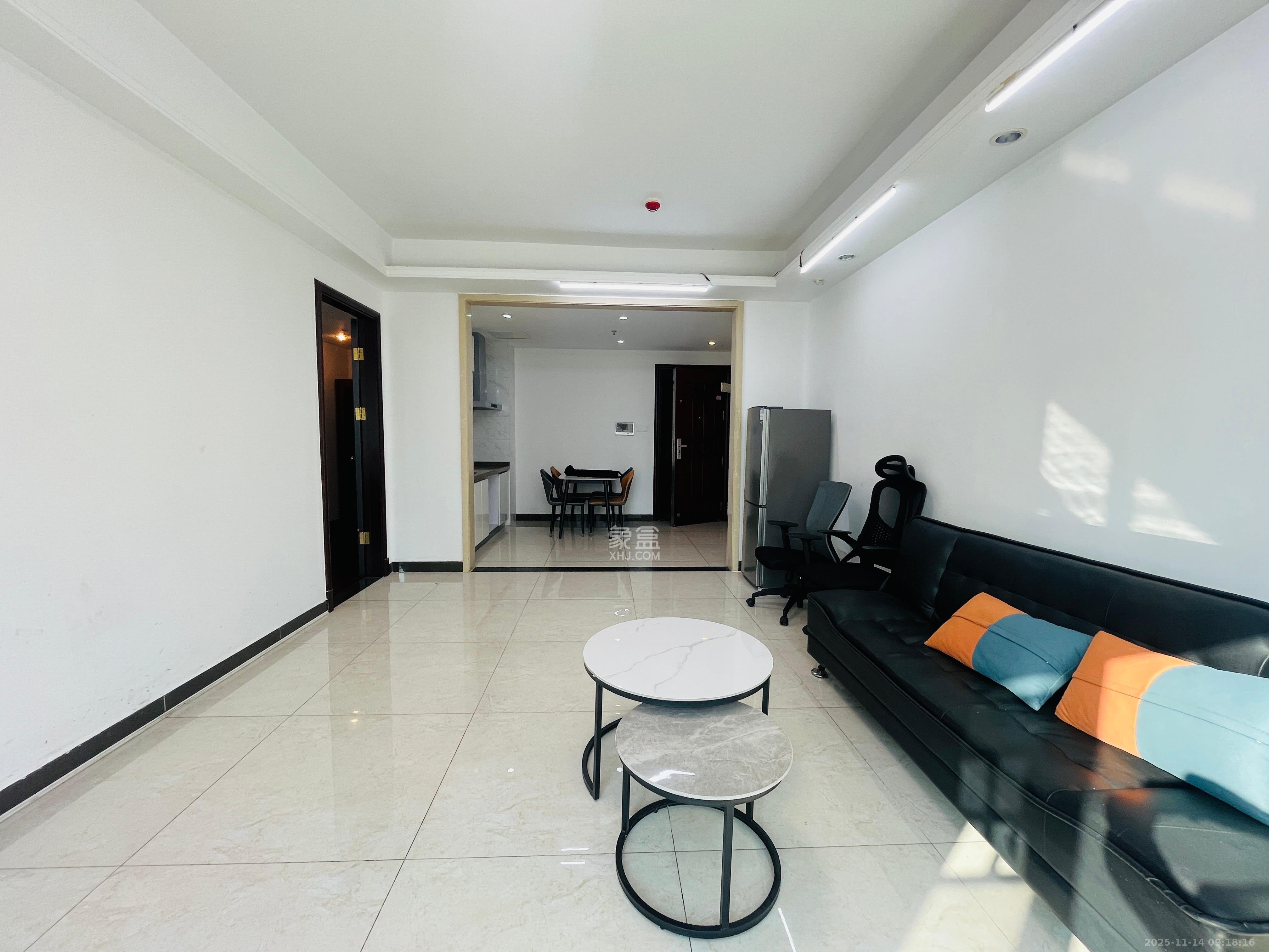 恒大御景湾 1室1厅1卫 2500.0元/月 恒大御景湾 1室1厅1卫 2500.0元/月室内图