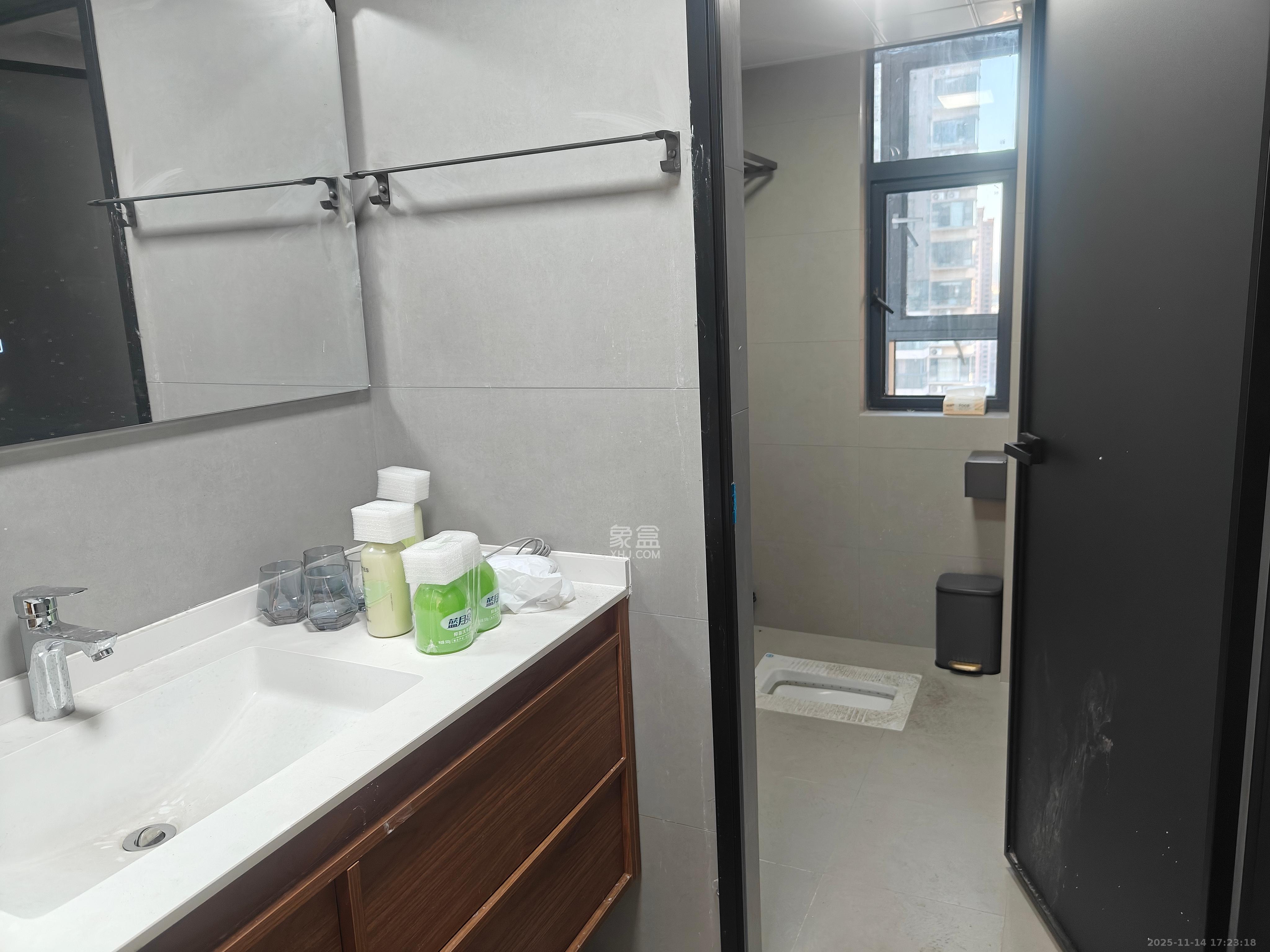 蓝山郡  4室2厅2卫    3500.0元/月室内图