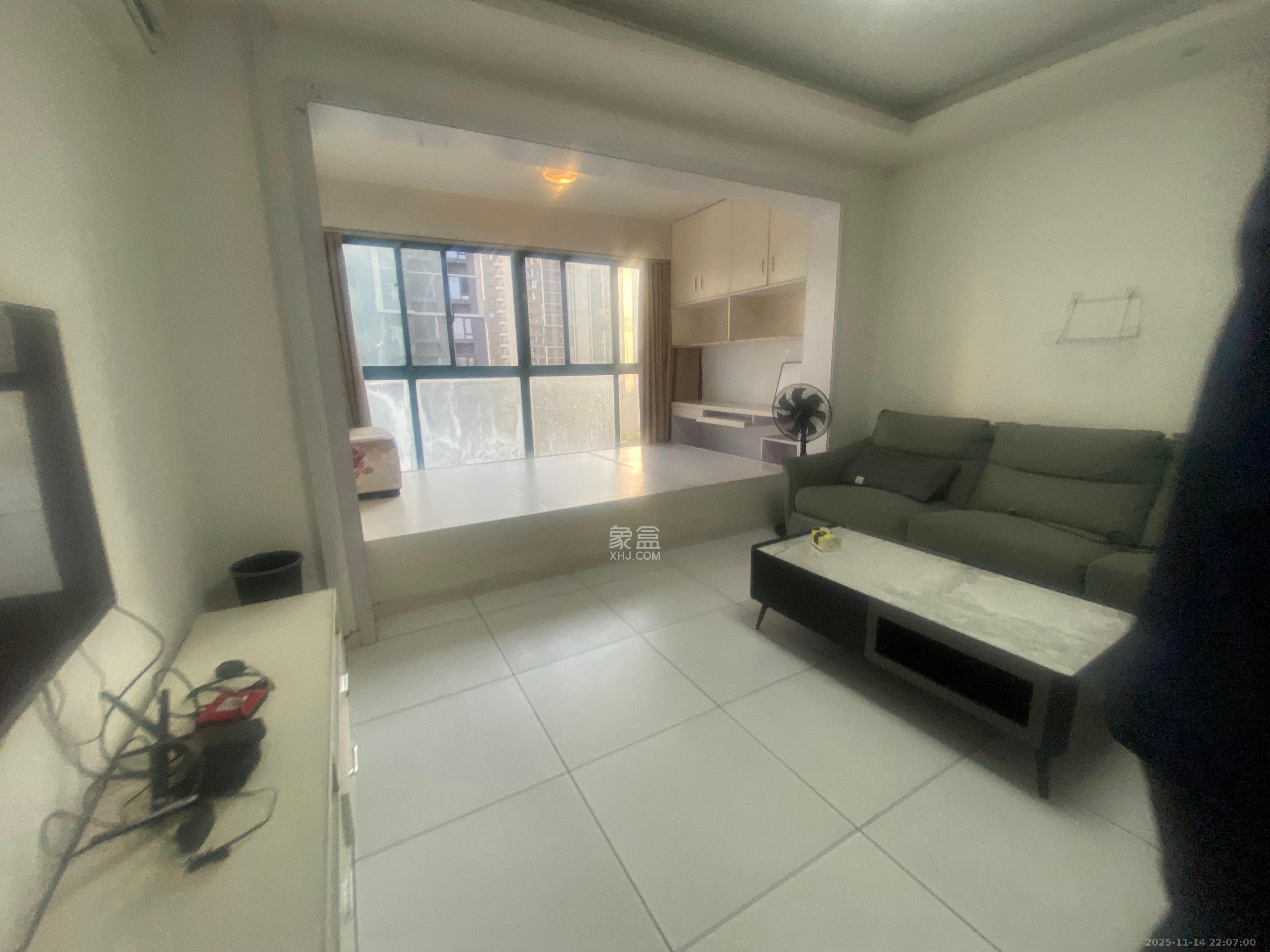 阳光城尚东湾嘉林苑  3室2厅2卫    1000.0元/月