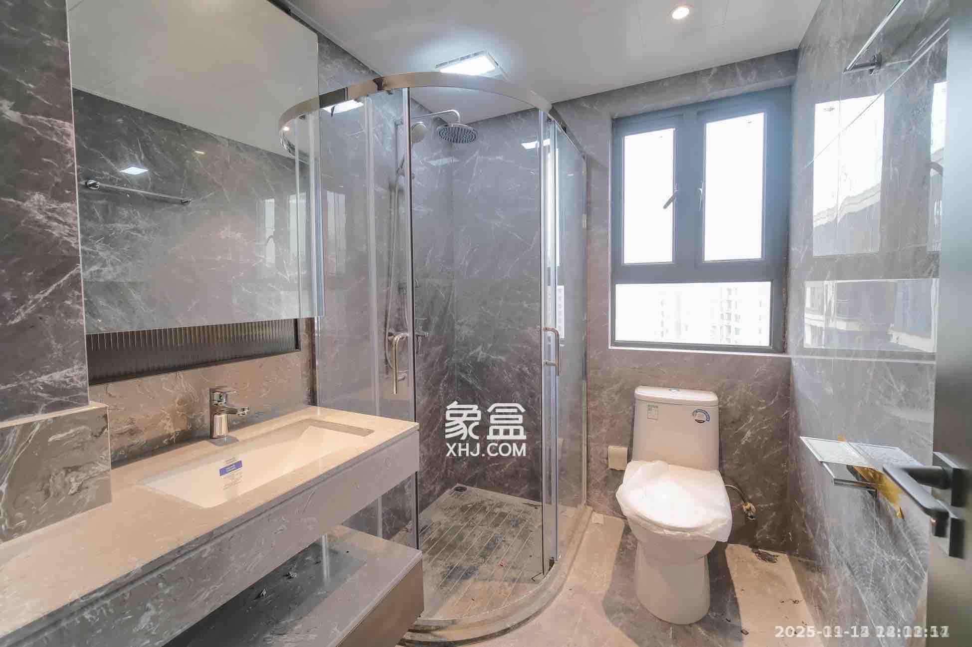 荣盛城 3室2厅2卫 1800.0元/月 荣盛城 3室2厅2卫 1800.0元/月室内图