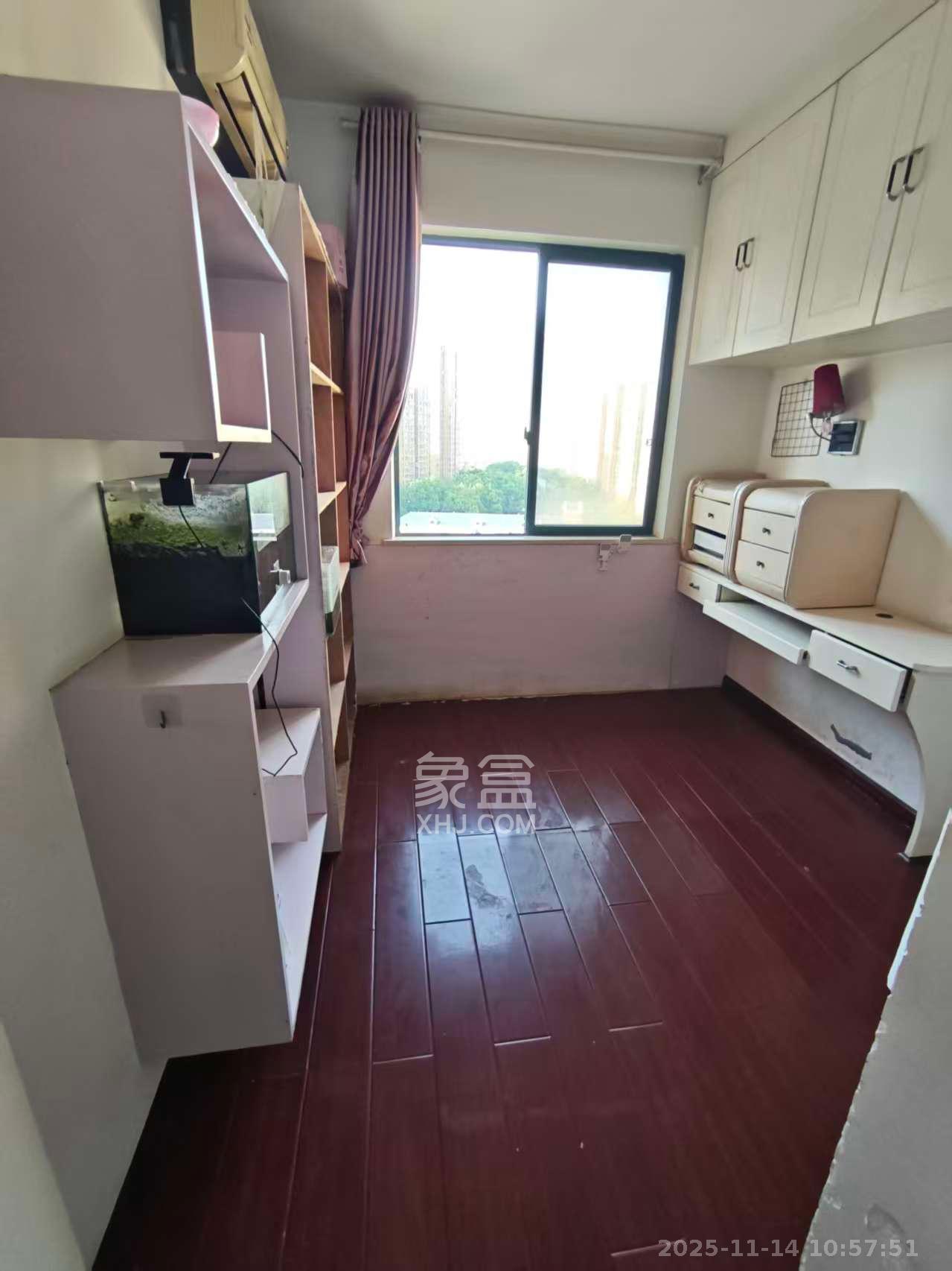 华盛世纪新城  4室2厅2卫    2400.0元/月室内图