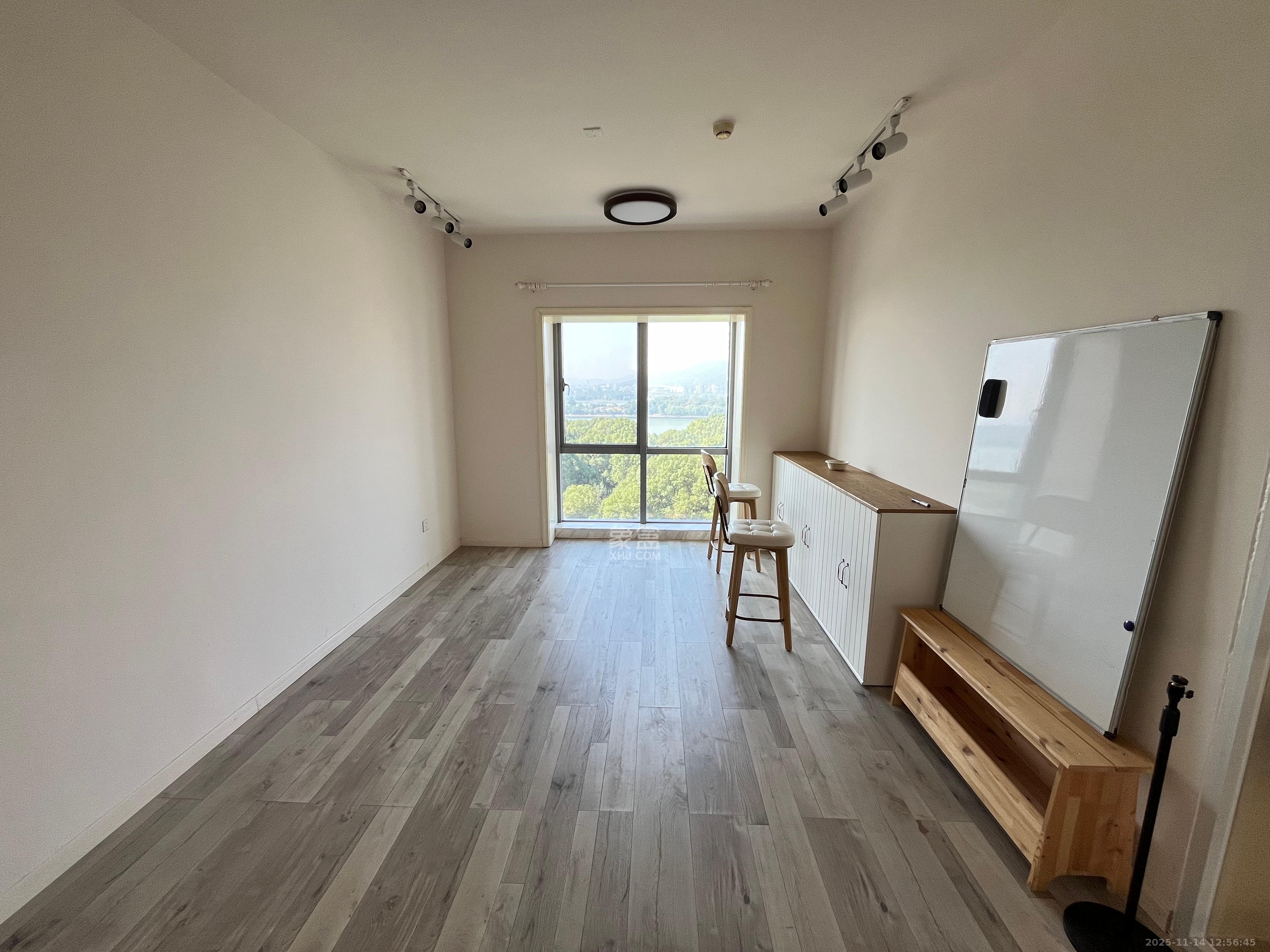 保利国际广场  1室2厅1卫    4500.0元/月室内图