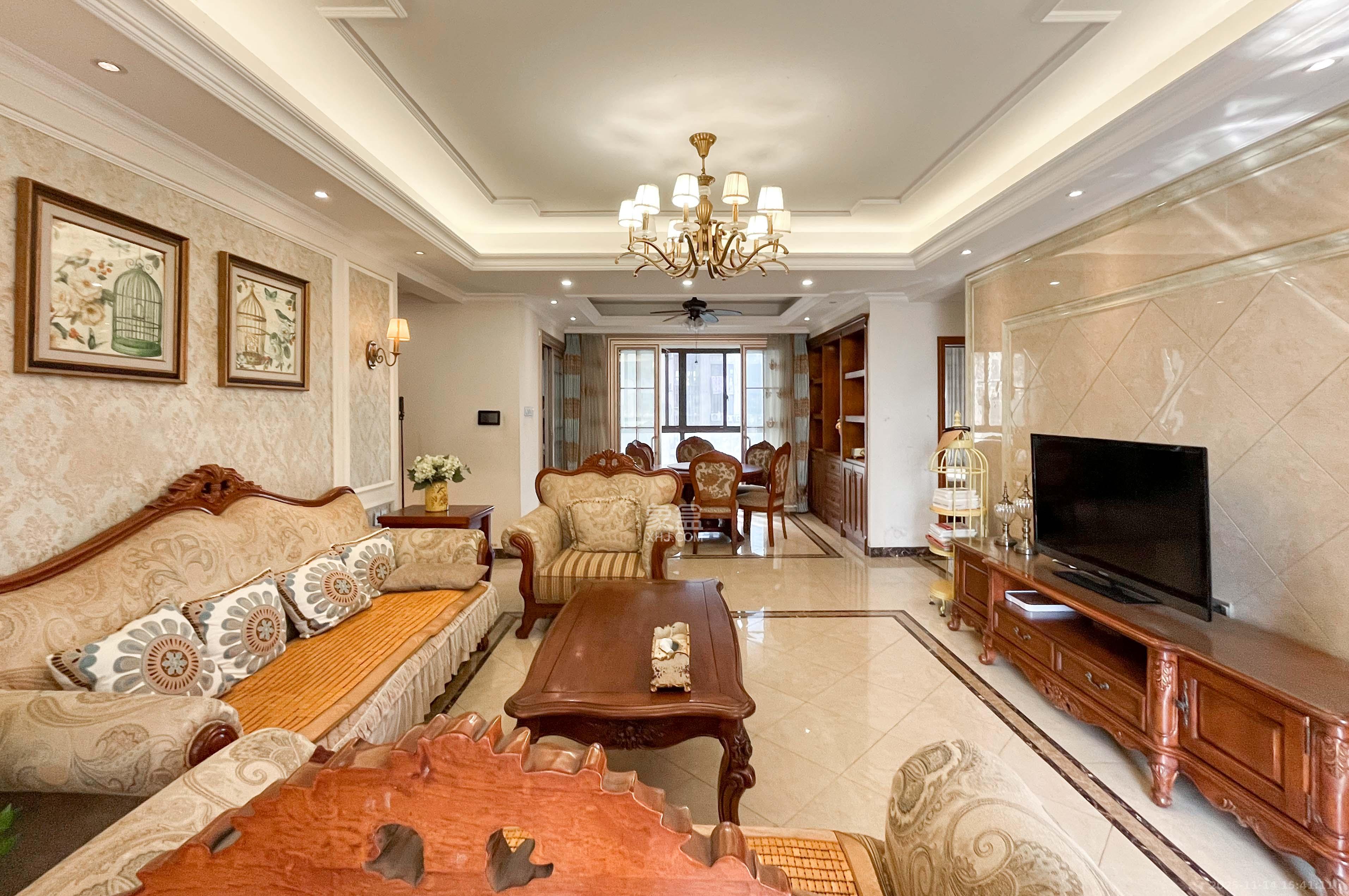 梅溪湖金茂悦（金悦雅苑）  4室2厅2卫    210.0万客厅