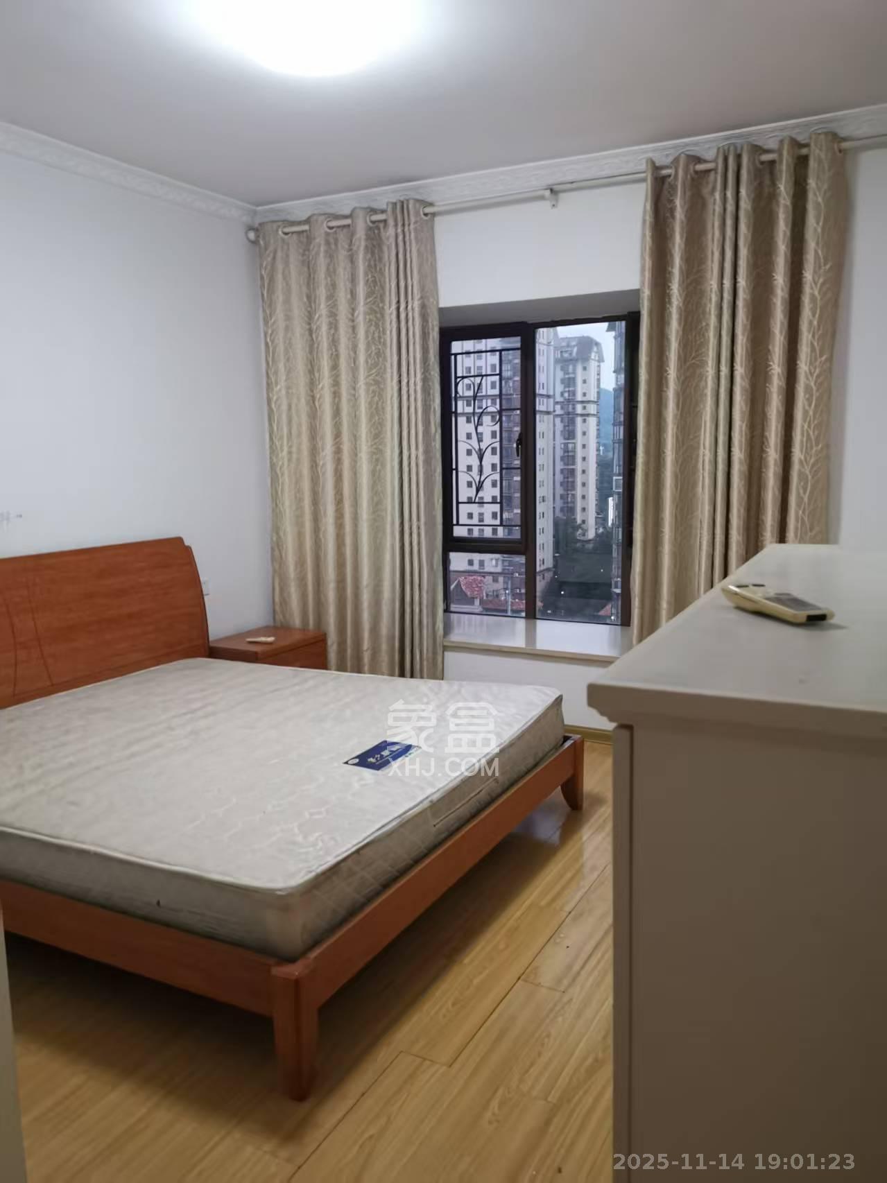 高信向日葵 3室2厅1卫 2600.0元/月 高信向日葵 3室2厅1卫 2600.0元/月室内图