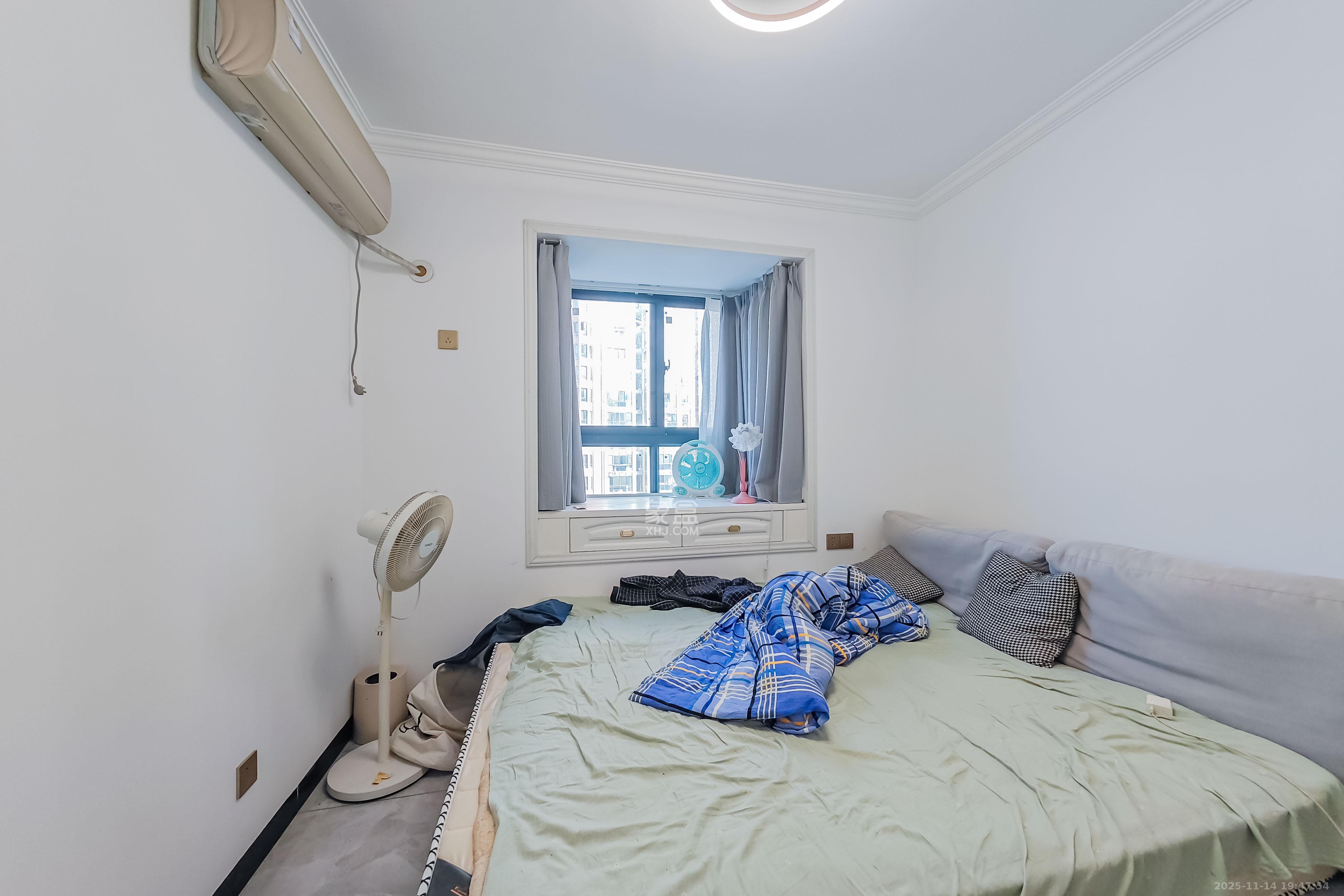 海拔东方 3室2厅1卫 82.0万 海拔东方 3室2厅1卫 82.0万卧室