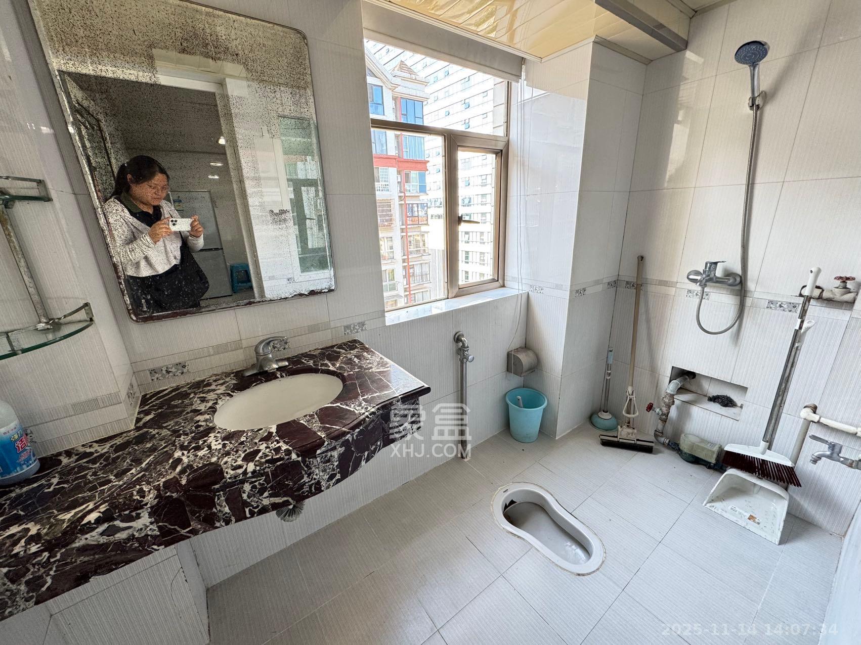 佳天雅苑  3室2厅1卫    2400.0元/月室内图