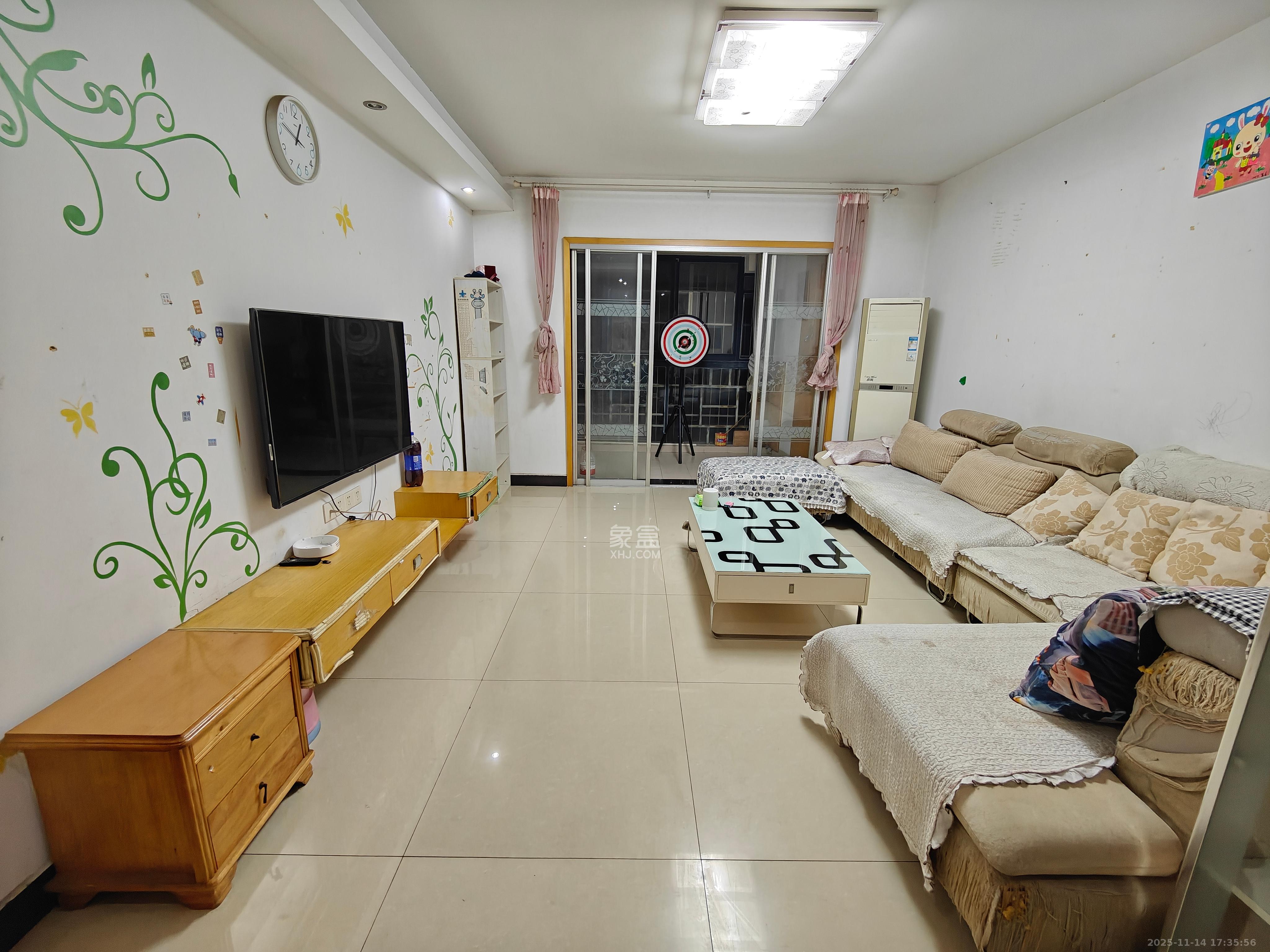 西子湖畔沃府  3室2厅2卫    3000.0元/月室内图