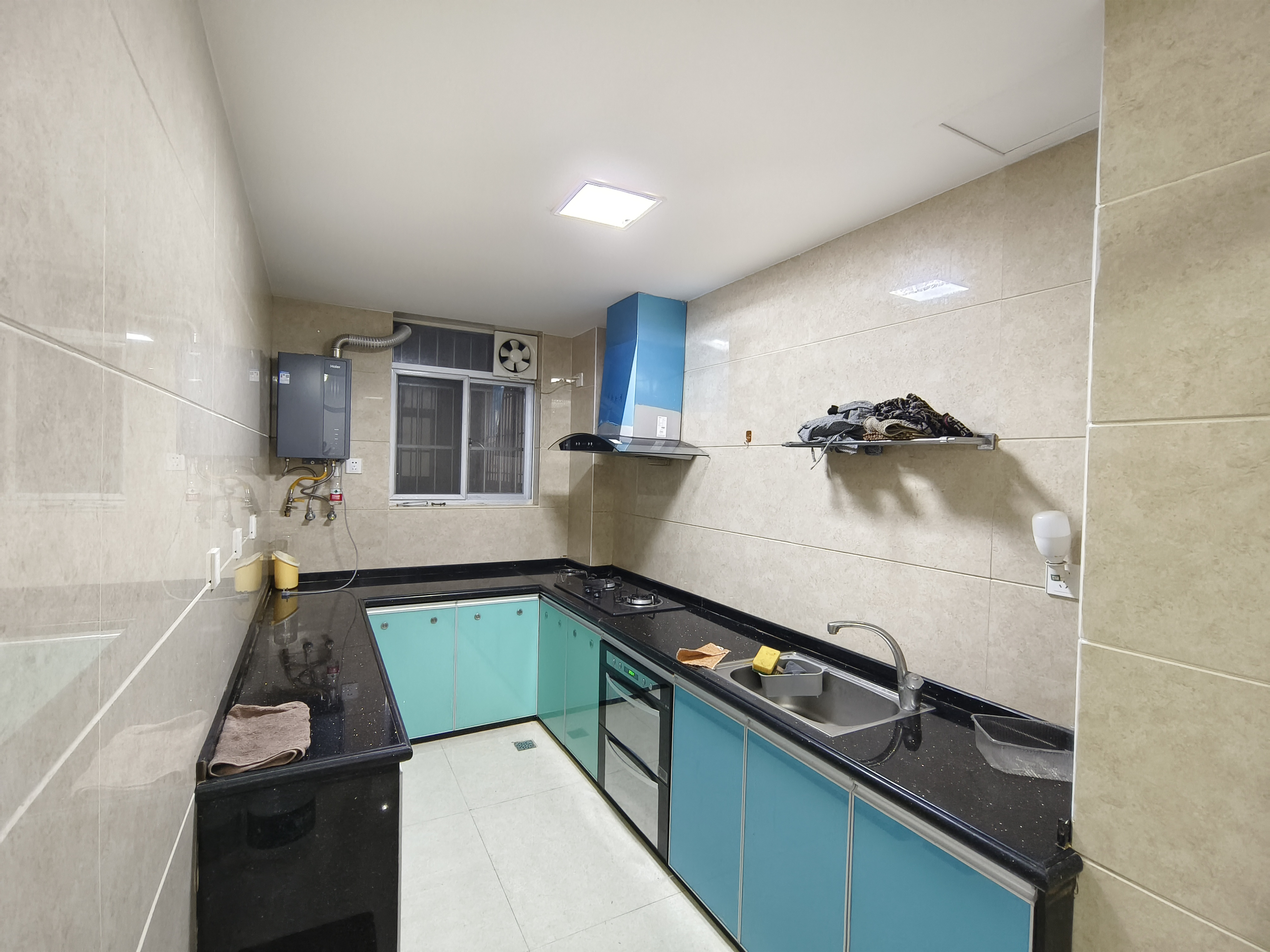 学苑公寓  3室2厅1卫    3500.0元/月室内图