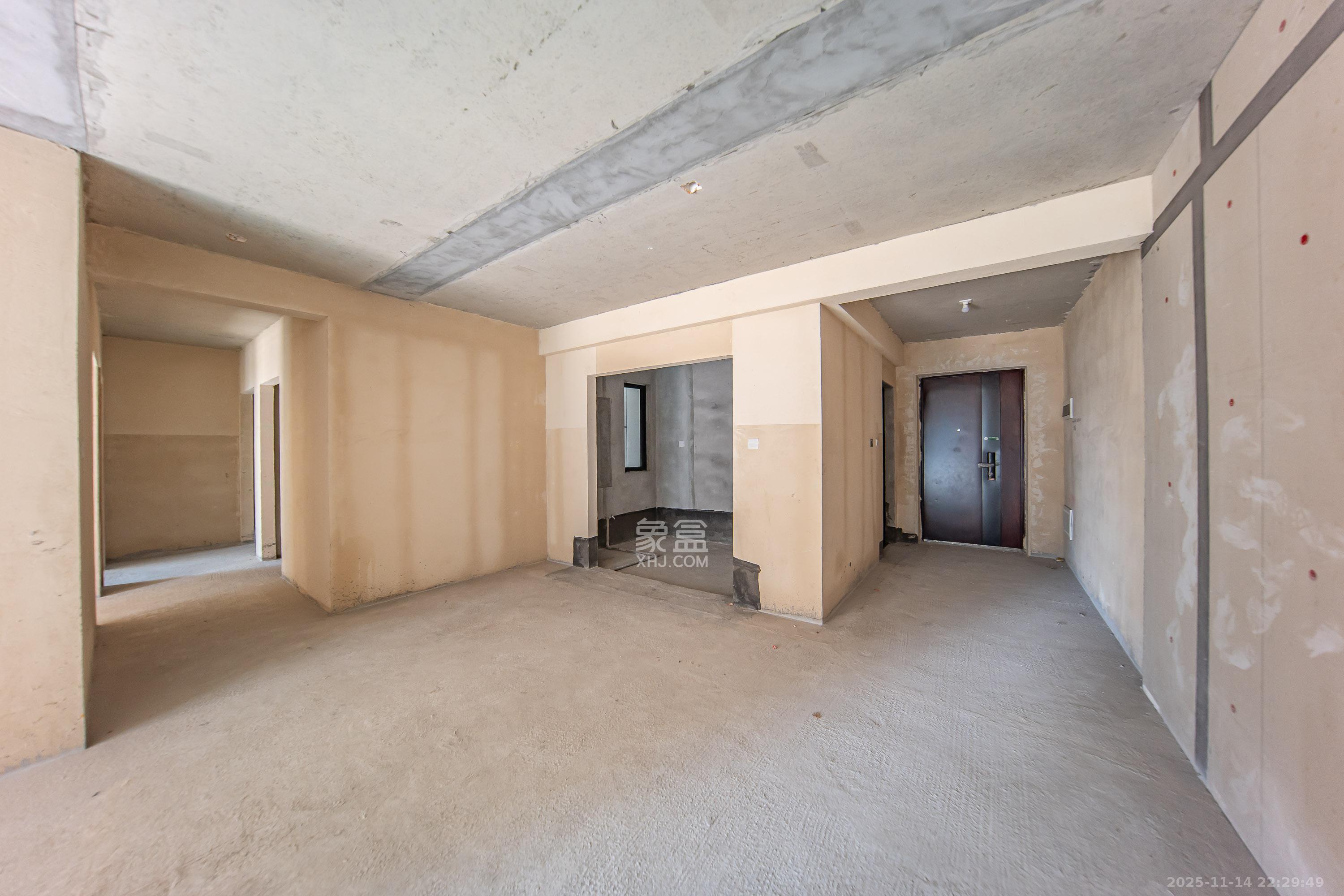 城发恒伟星雅韵（恒伟星辉苑）  4室2厅2卫    139.0万客厅