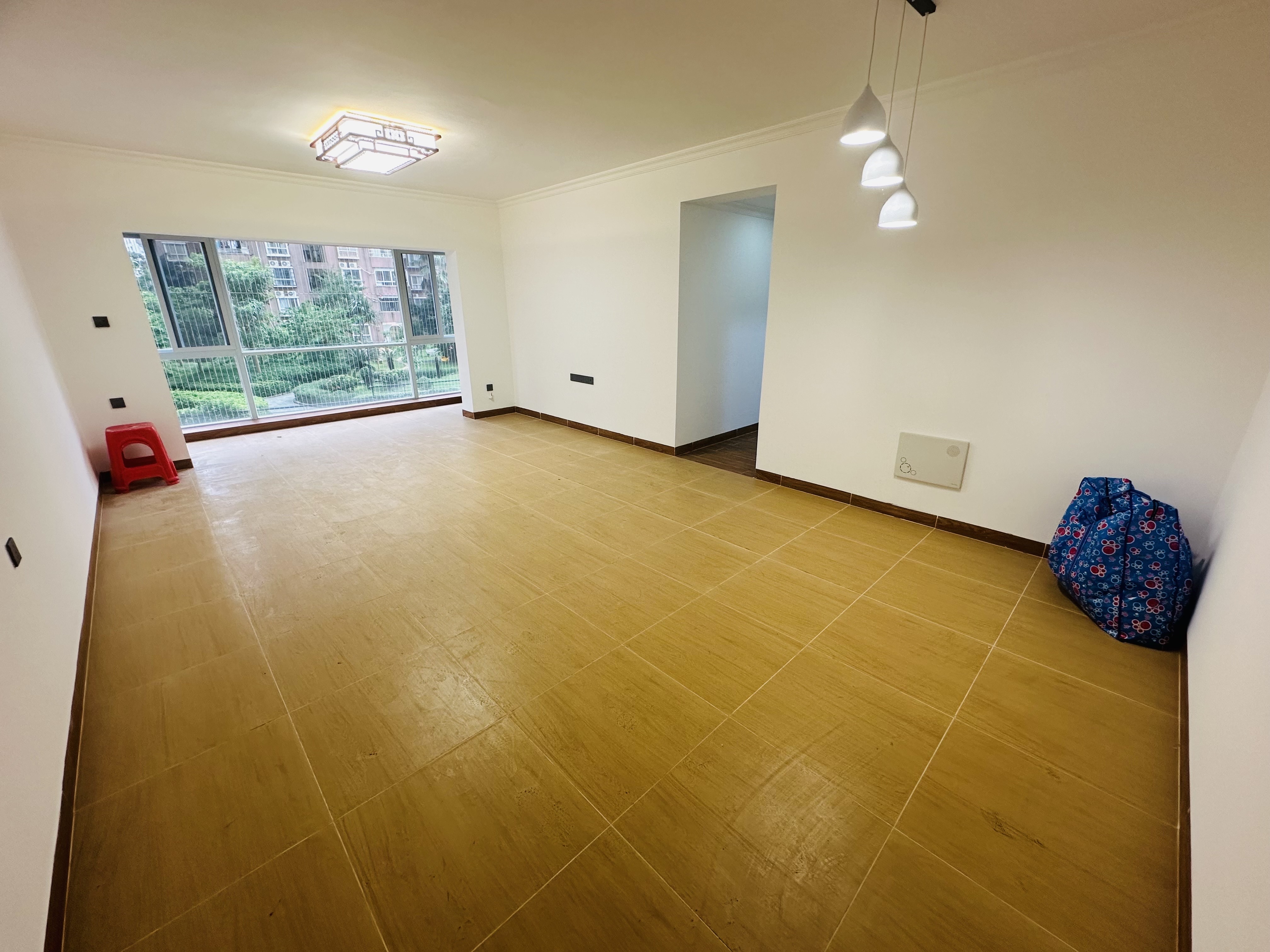 嘉华城市花园  3室2厅2卫    2900.0元/月