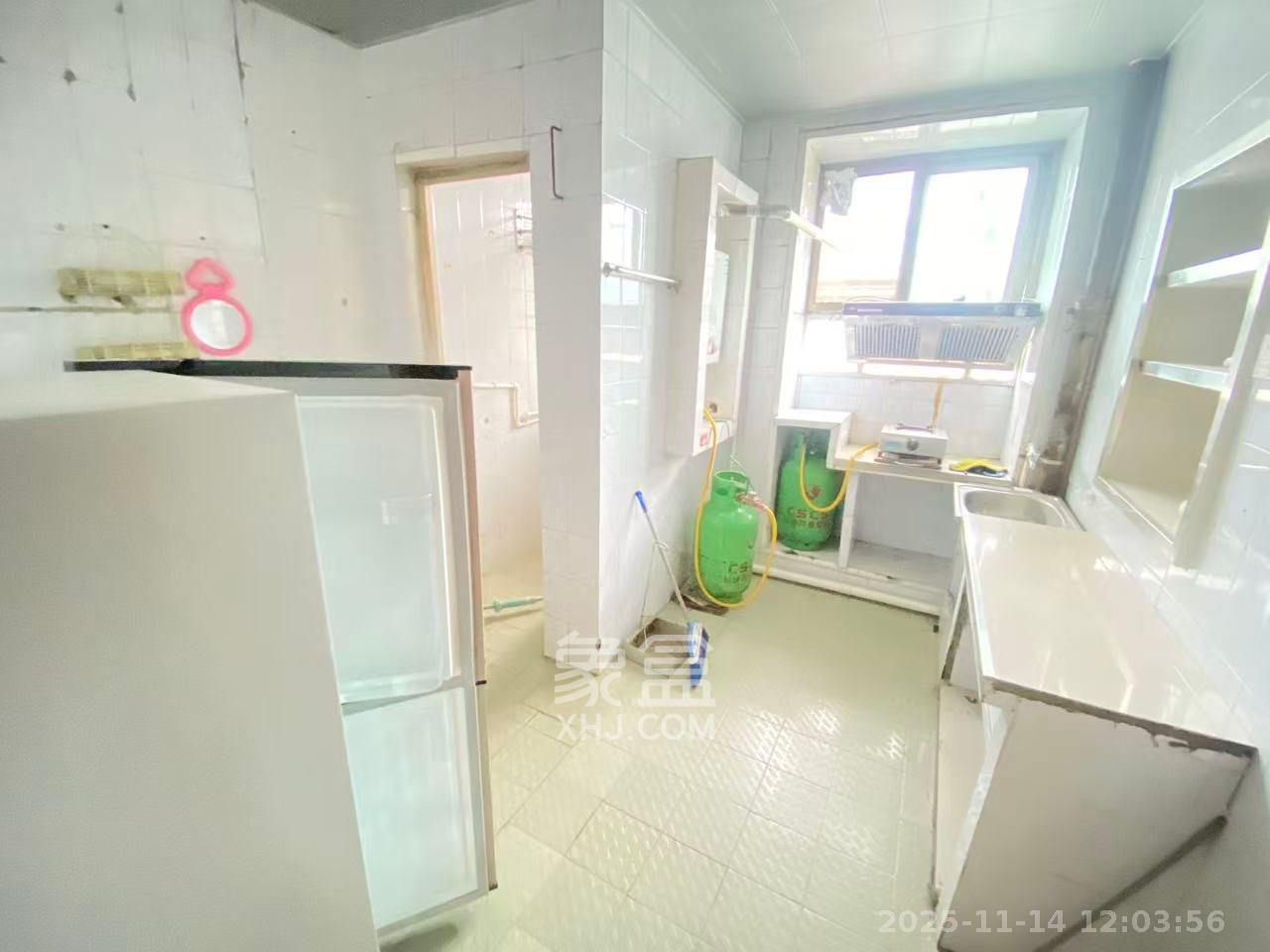 文庙坪小区 2室1厅1卫 1500.0元/月 文庙坪小区 2室1厅1卫 1500.0元/月室内图