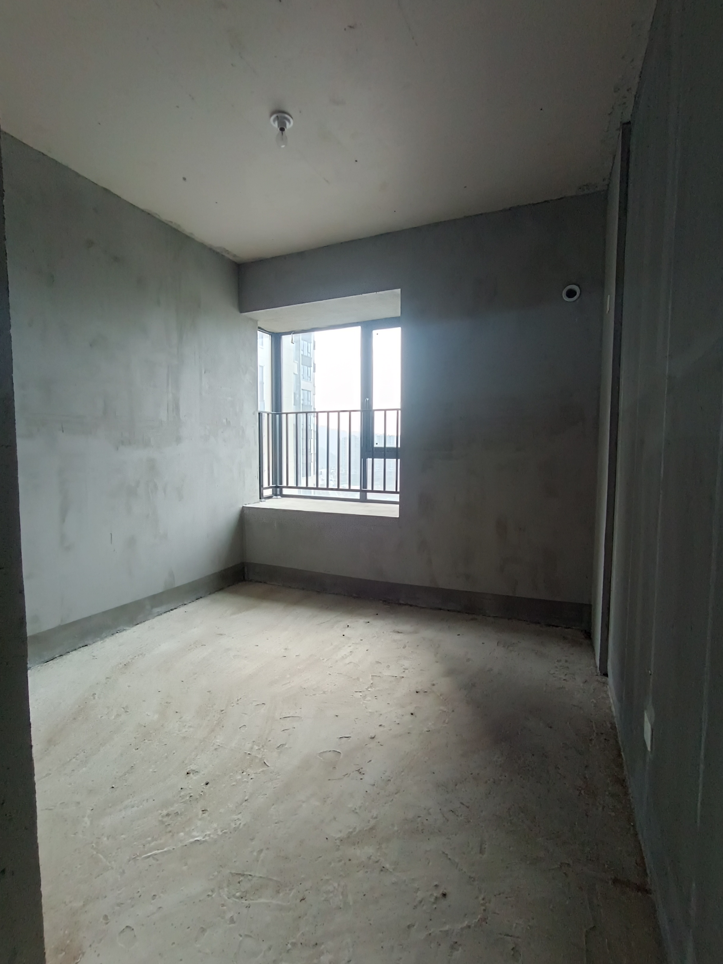 中建凤栖台 3室2厅1卫 39.8万 中建凤栖台 3室2厅1卫 39.8万客厅