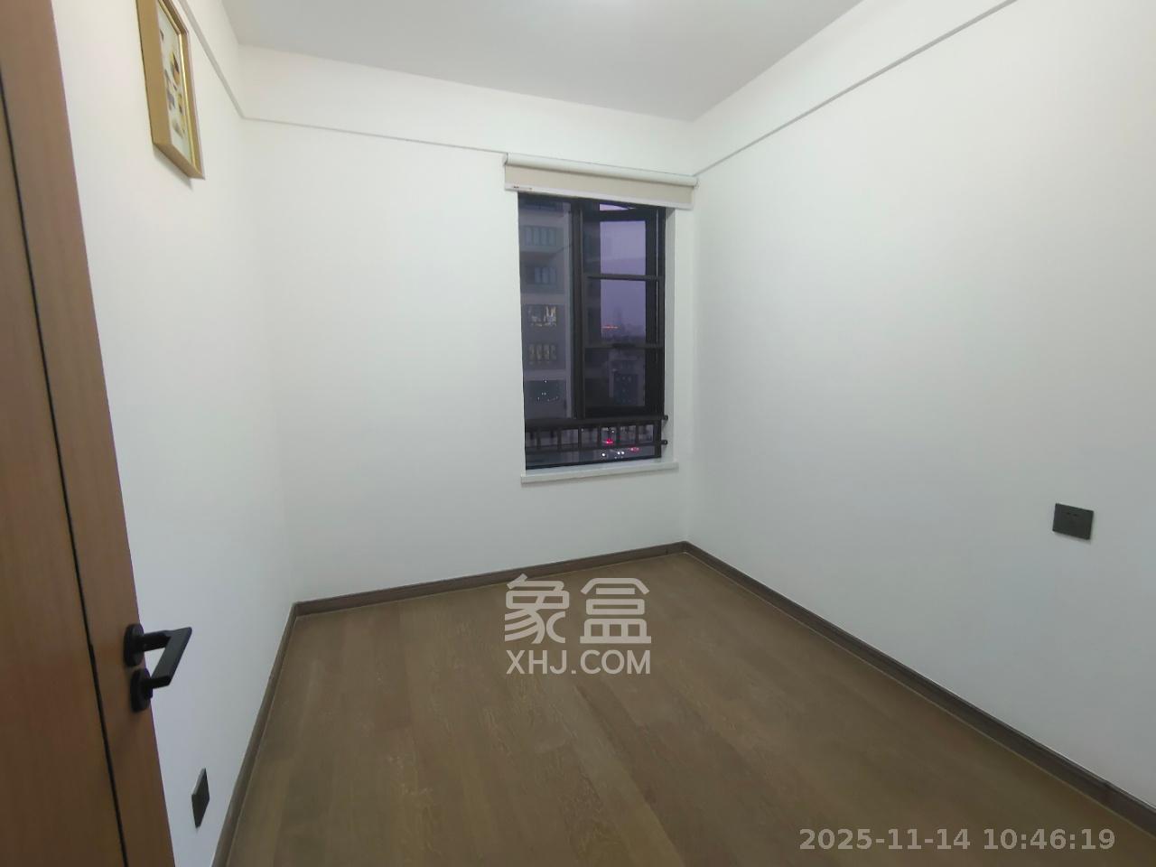 卓越江岸  4室2厅2卫    5500.0元/月室内图