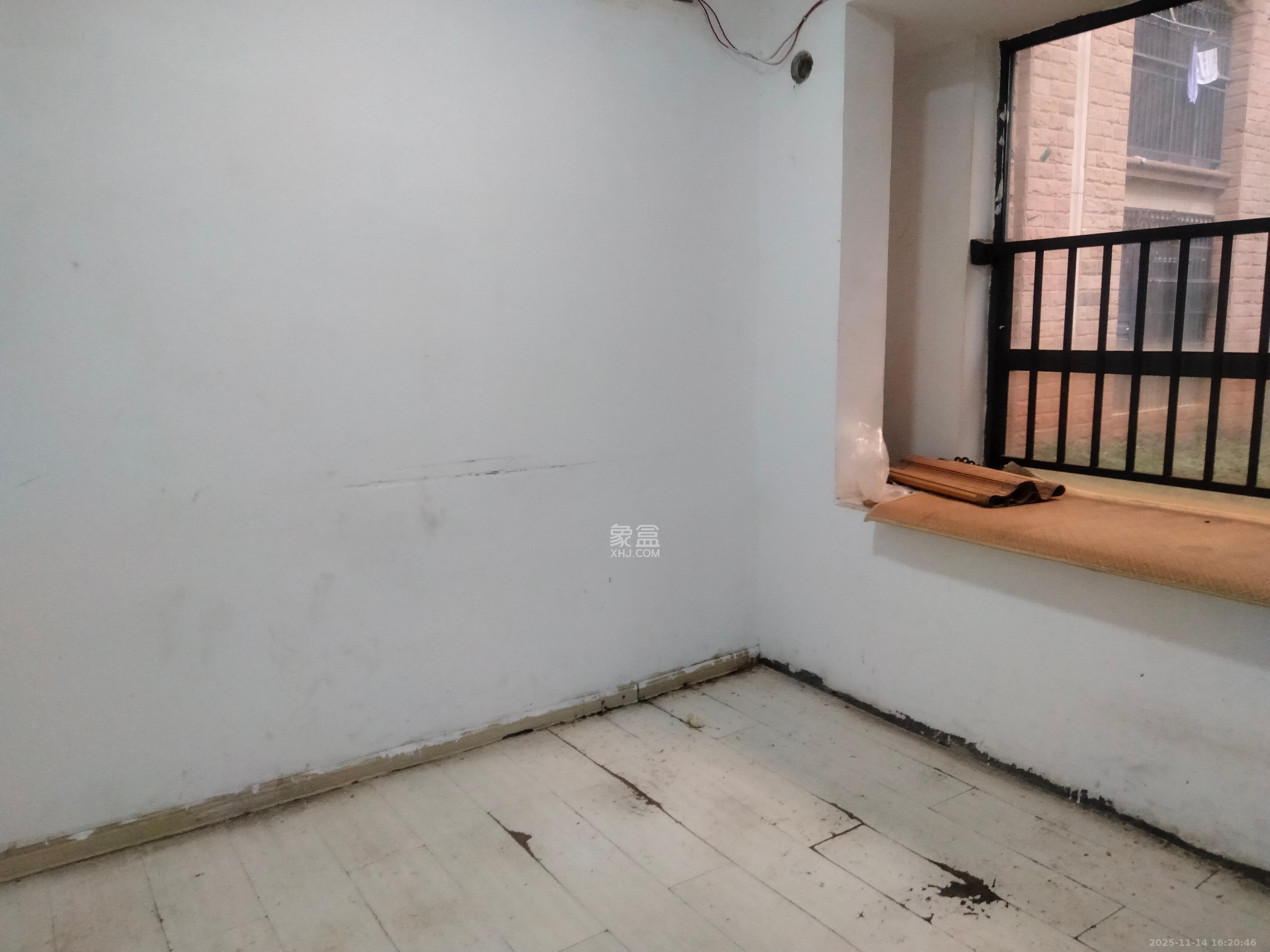 中建芙蓉嘉苑 3室2厅1卫 1800.0元/月 中建芙蓉嘉苑 3室2厅1卫 1800.0元/月室内图