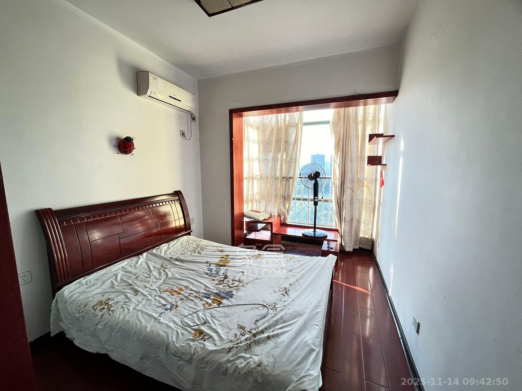 望兴景园一期 3室2厅1卫 2400.0元/月 望兴景园一期 3室2厅1卫 2400.0元/月室内图