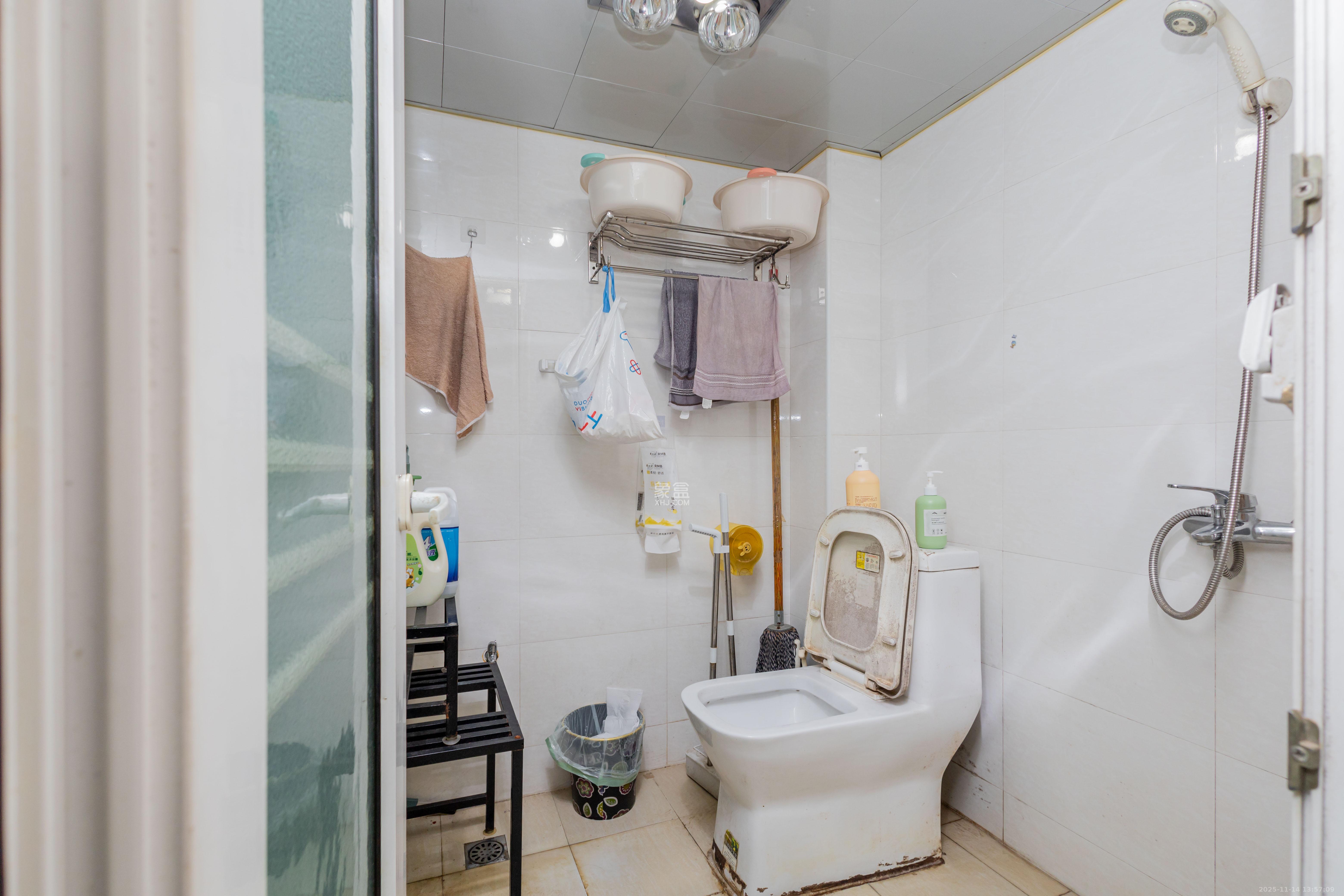 东岸锦城(东方人家)  3室2厅1卫    55.0万卫生间